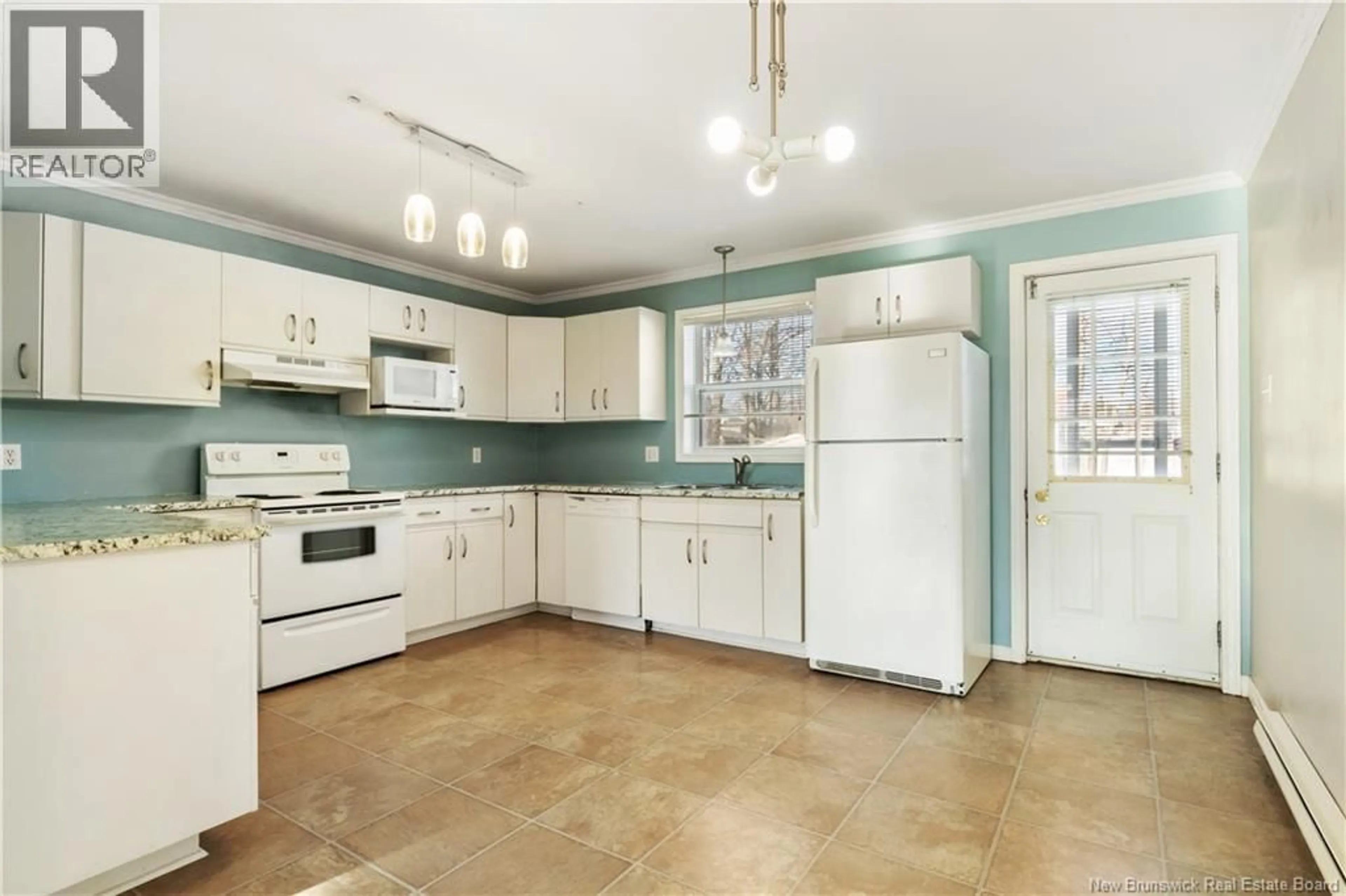 Standard kitchen, ceramic/tile floor for 93 MONAGHAN, Moncton New Brunswick E1A6H8