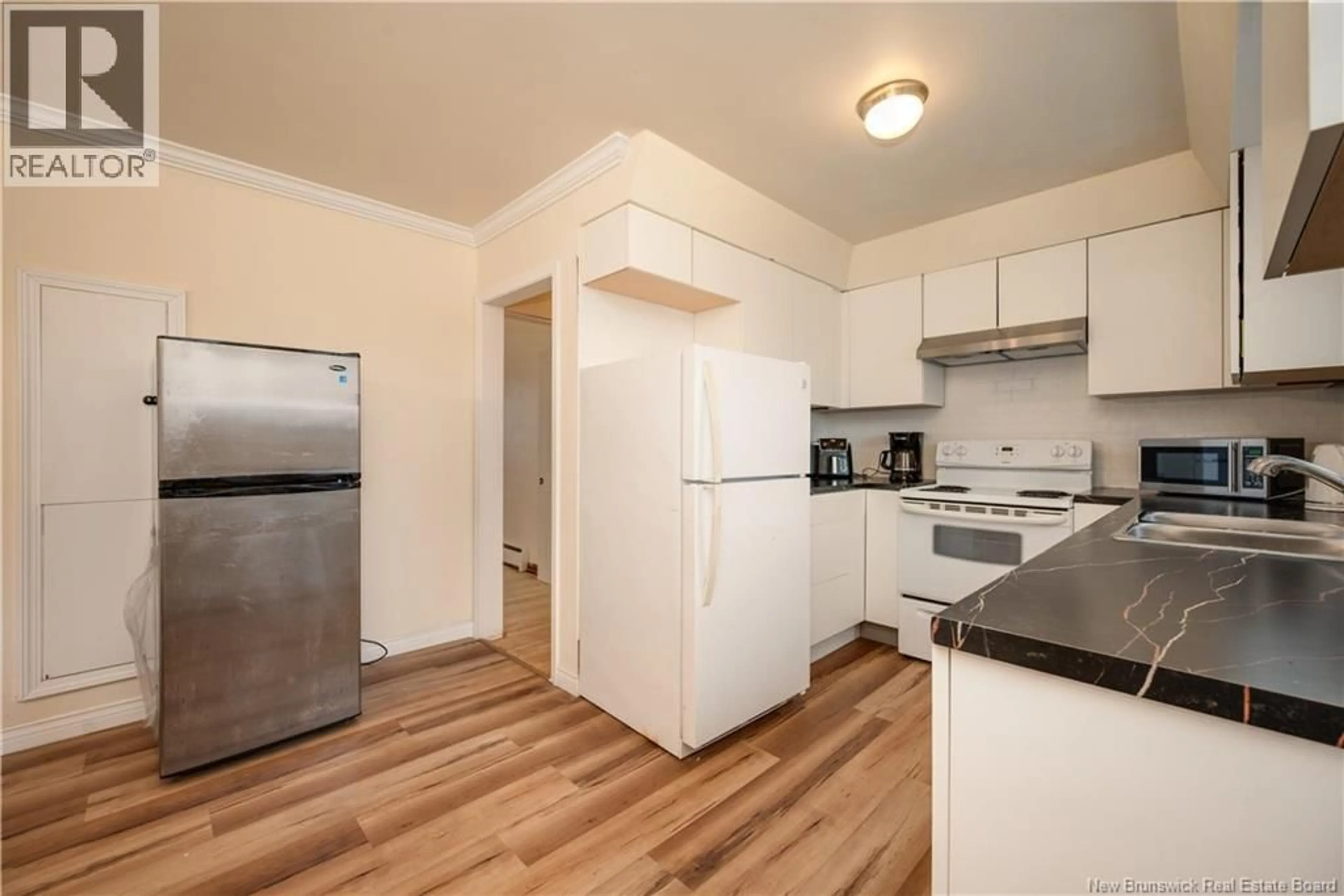 Standard kitchen, wood/laminate floor for 93 SEAMAN STREET, Moncton New Brunswick E1A4B5