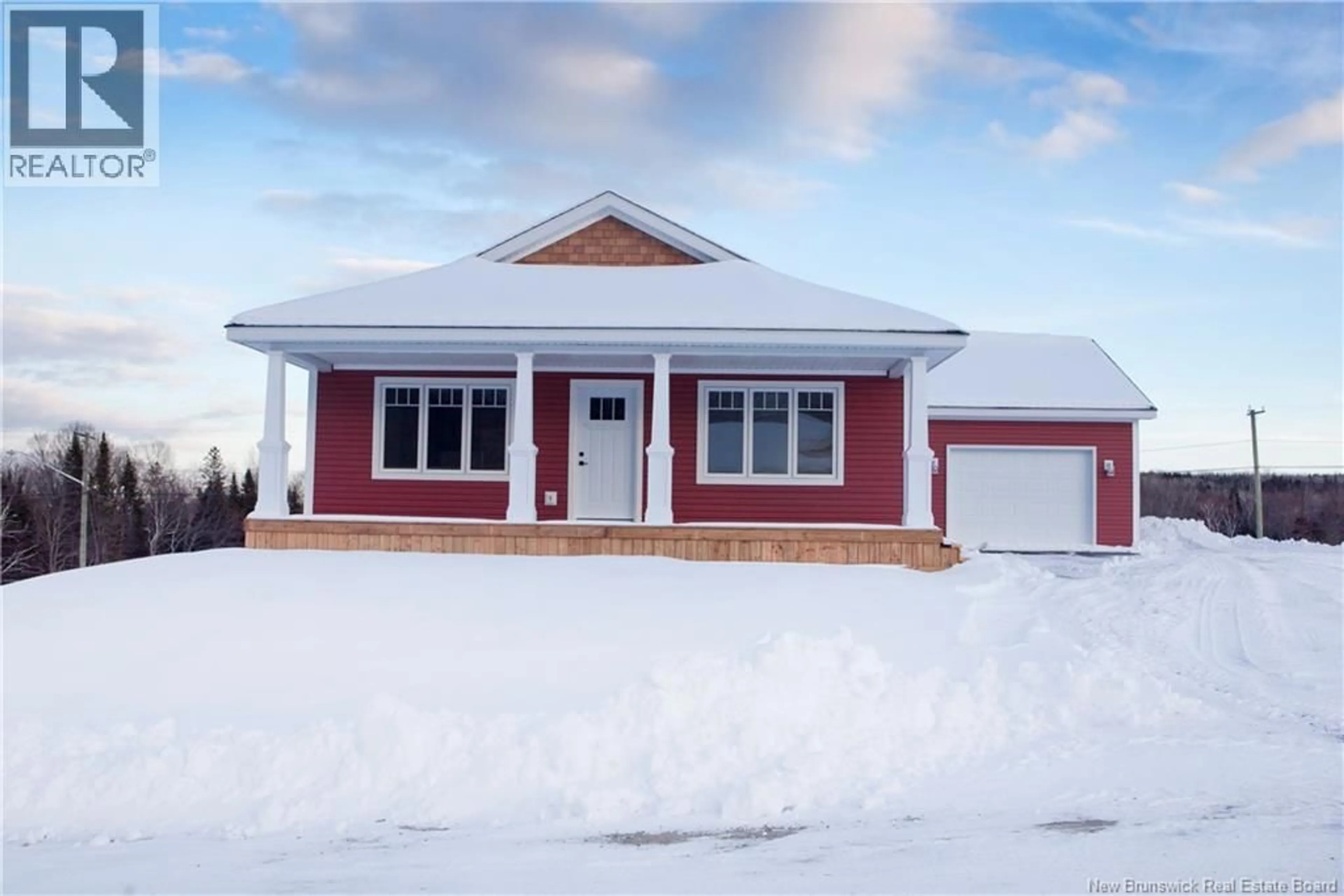 Home with vinyl exterior material, building for 111 HETHERINGTON COURT, Woodstock New Brunswick E7M0G9