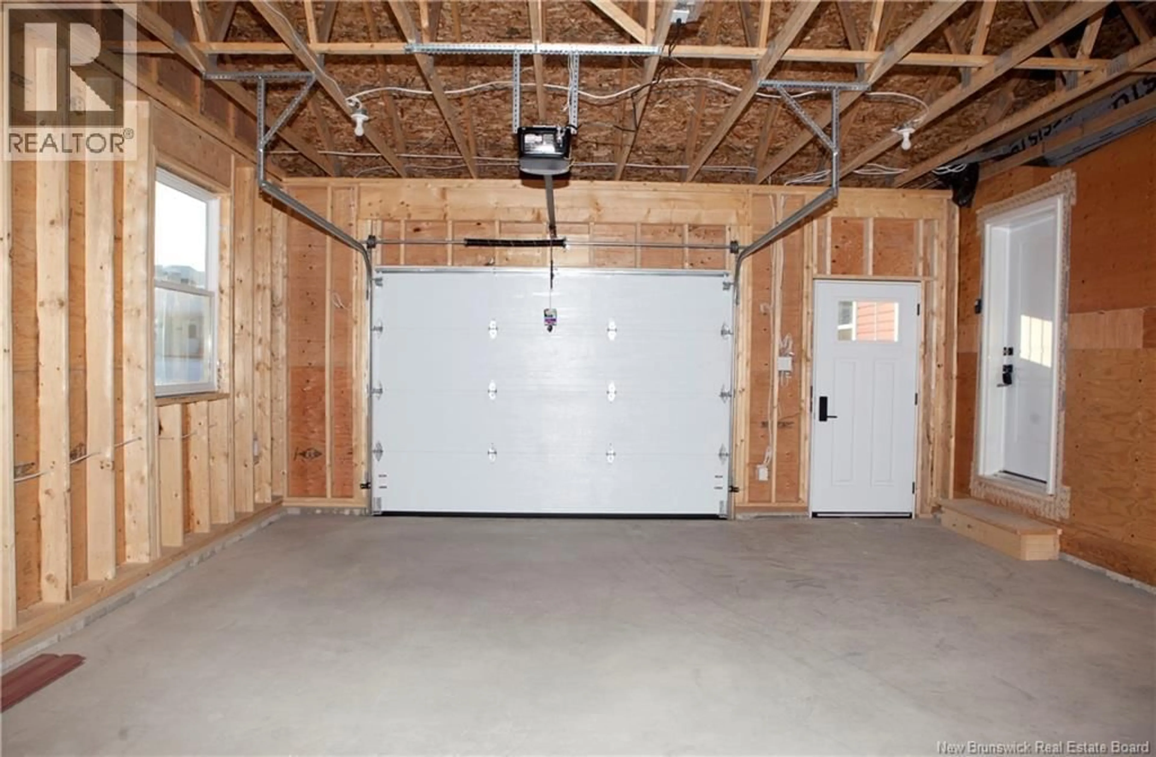 Indoor garage for 111 HETHERINGTON COURT, Woodstock New Brunswick E7M0G9