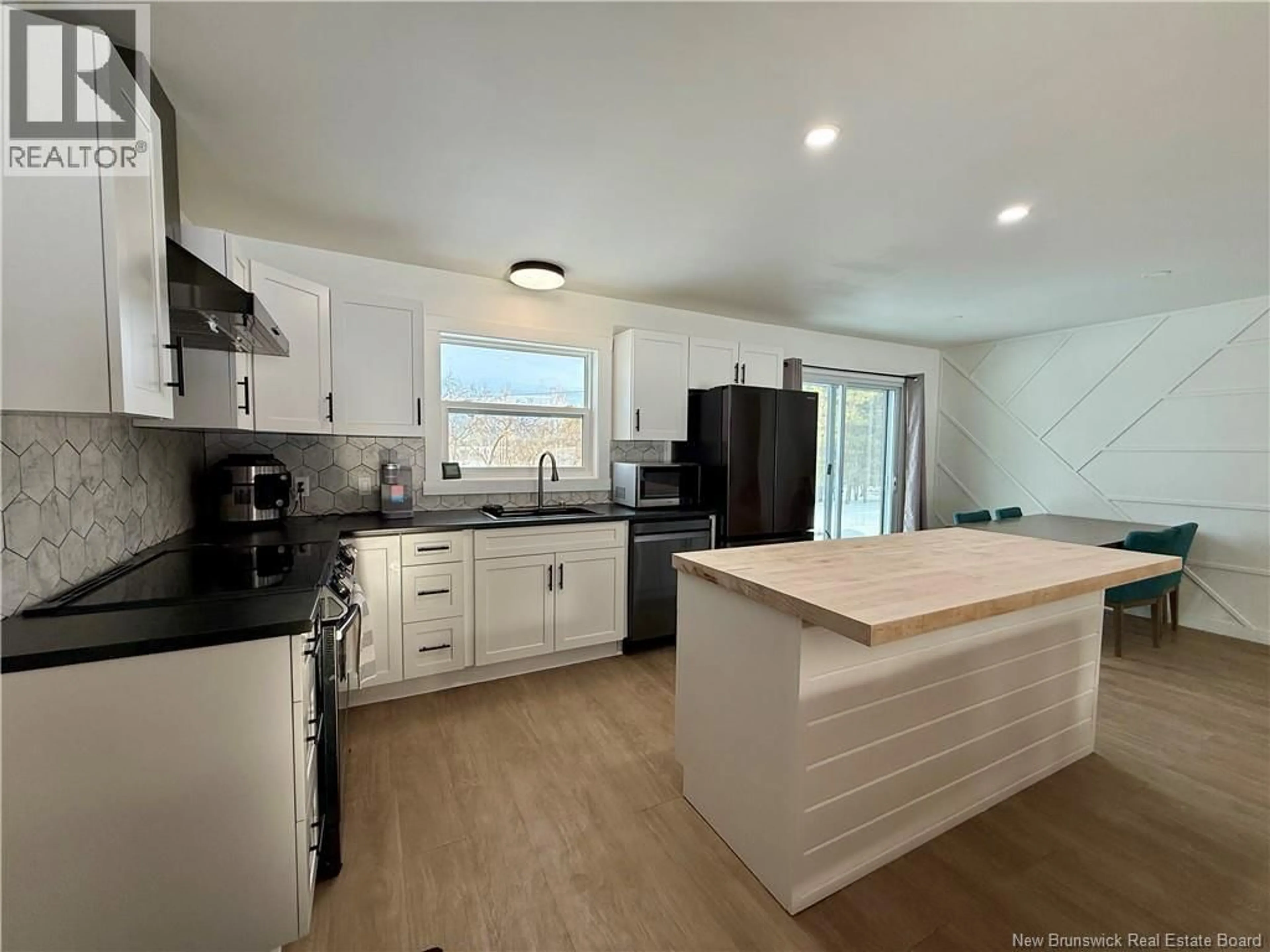Open concept kitchen, unknown for 400 RTE 420, South Esk New Brunswick E1V3M3