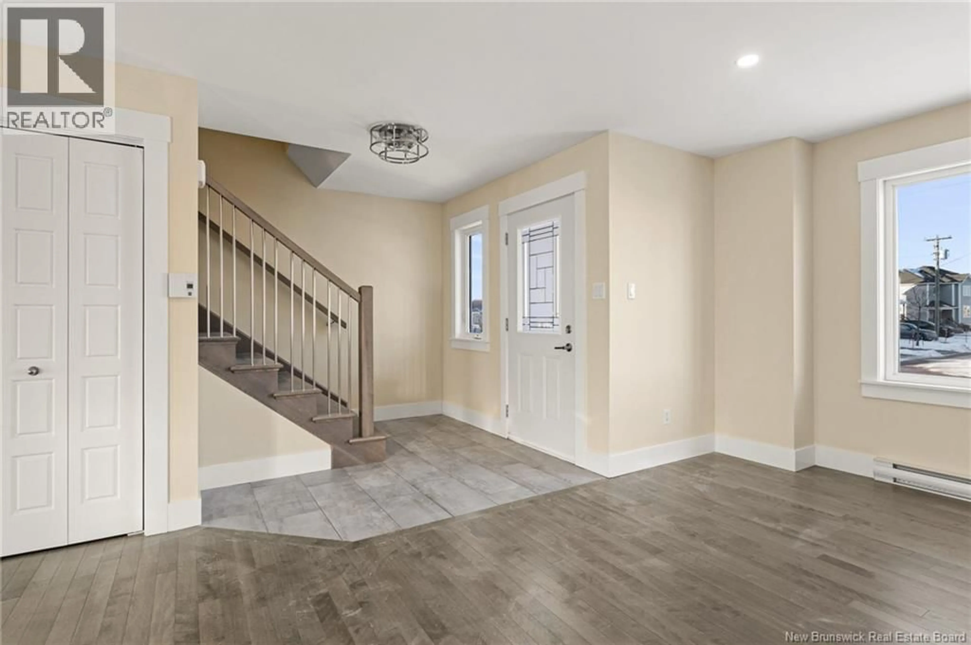 Indoor entryway for 25 BRISTOL, Riverview New Brunswick E1B0S9