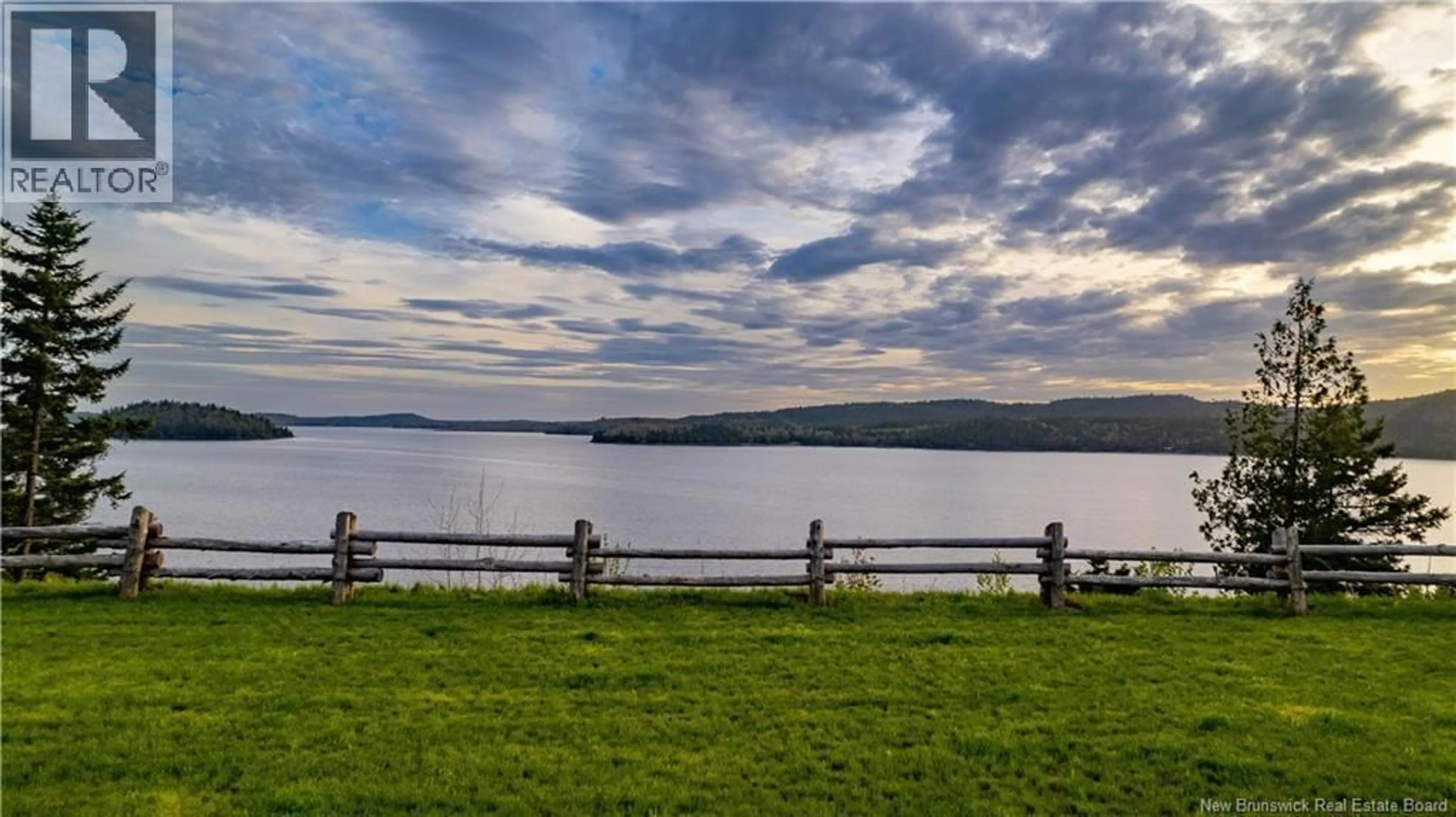 A pic from outside/outdoor area/front of a property/back of a property/a pic from drone, water/lake/river/ocean view for 15 BLUFF ROAD, Utopia New Brunswick E5C0J4