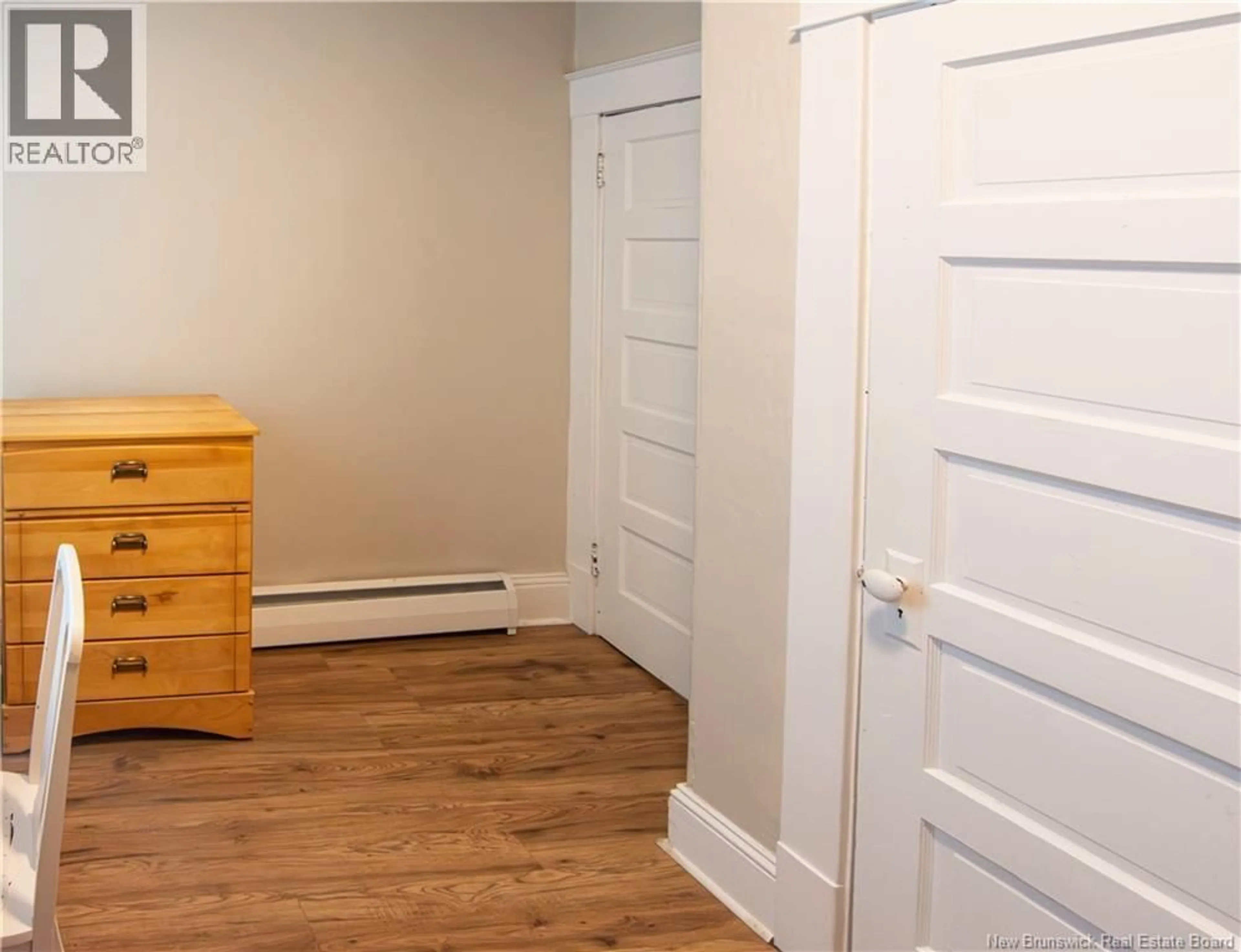 A pic of a room for 33-35 YORK, Moncton New Brunswick E1C2Y3