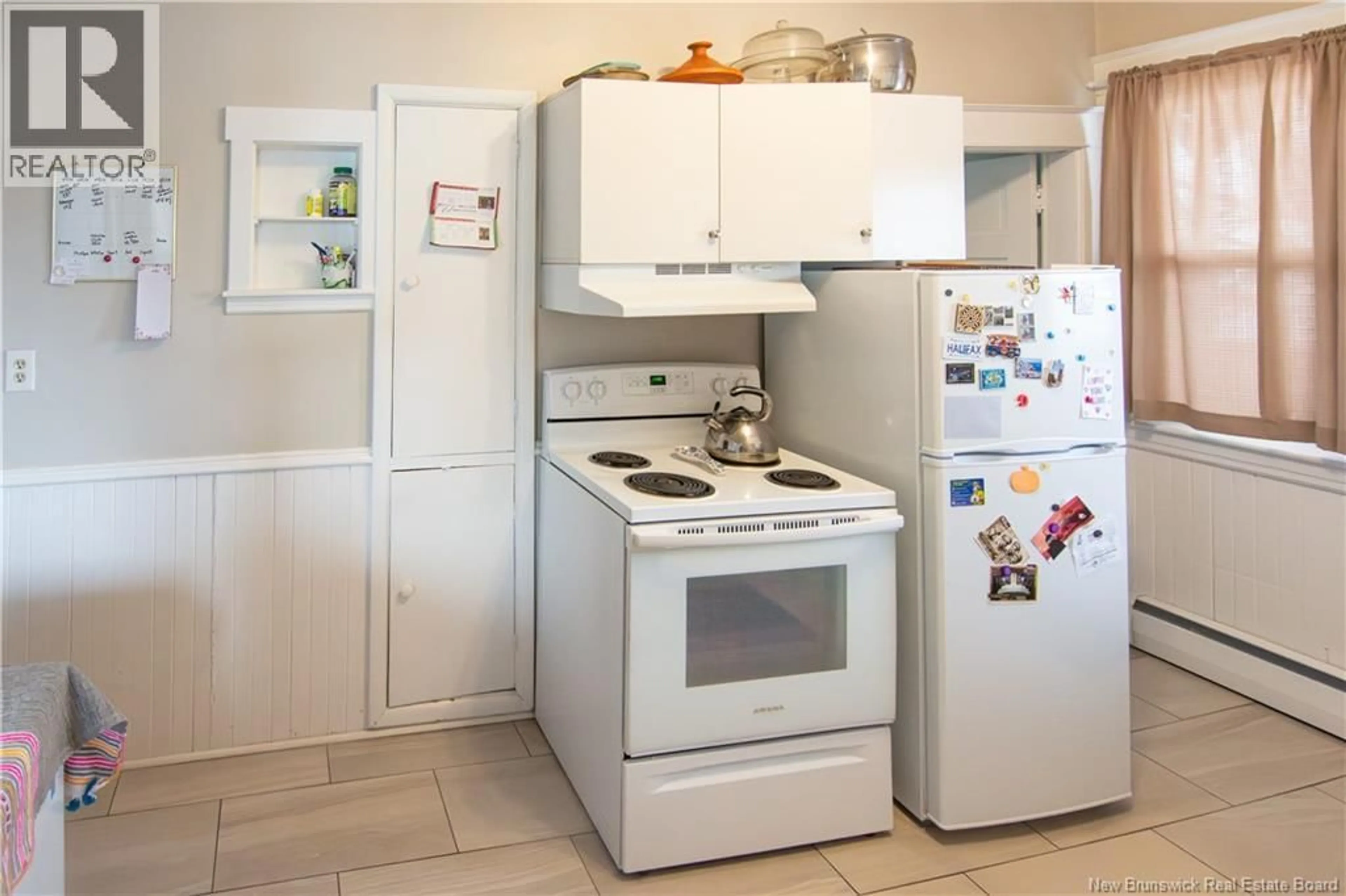 Standard kitchen, unknown for 33-35 YORK, Moncton New Brunswick E1C2Y3