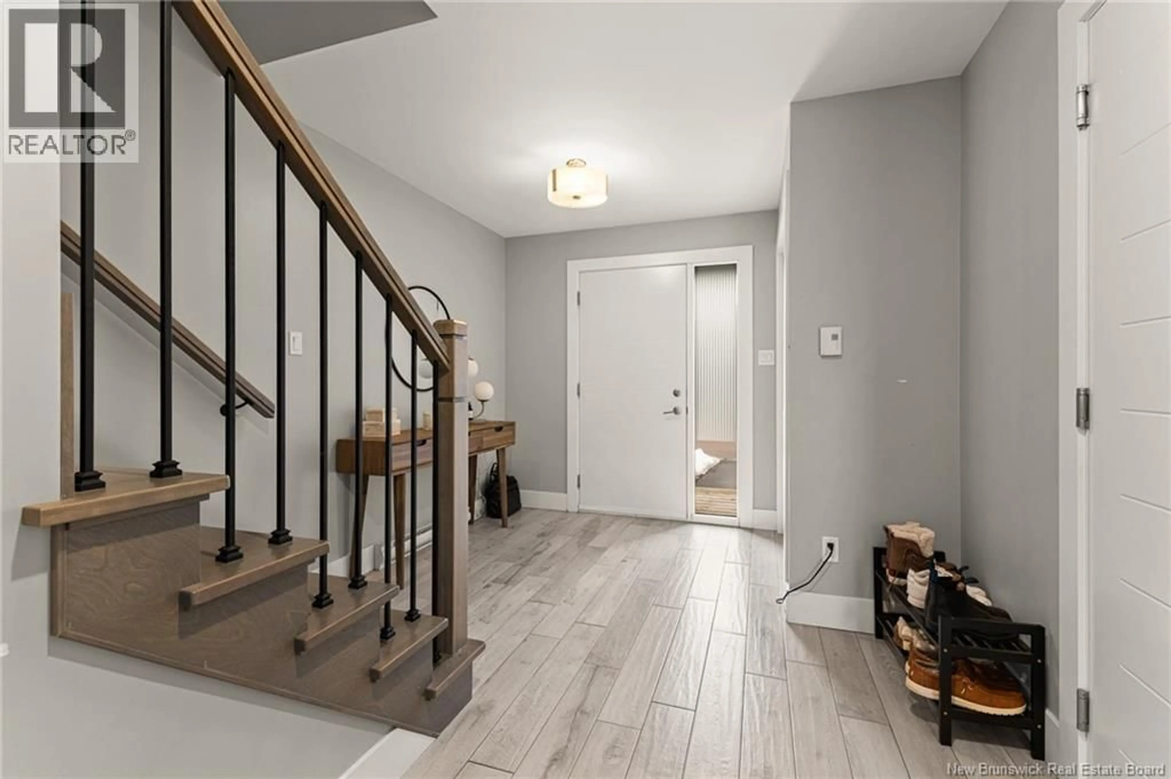 Indoor entryway for 183 FRANCFORT CRESCENT, Moncton New Brunswick E1G5W7