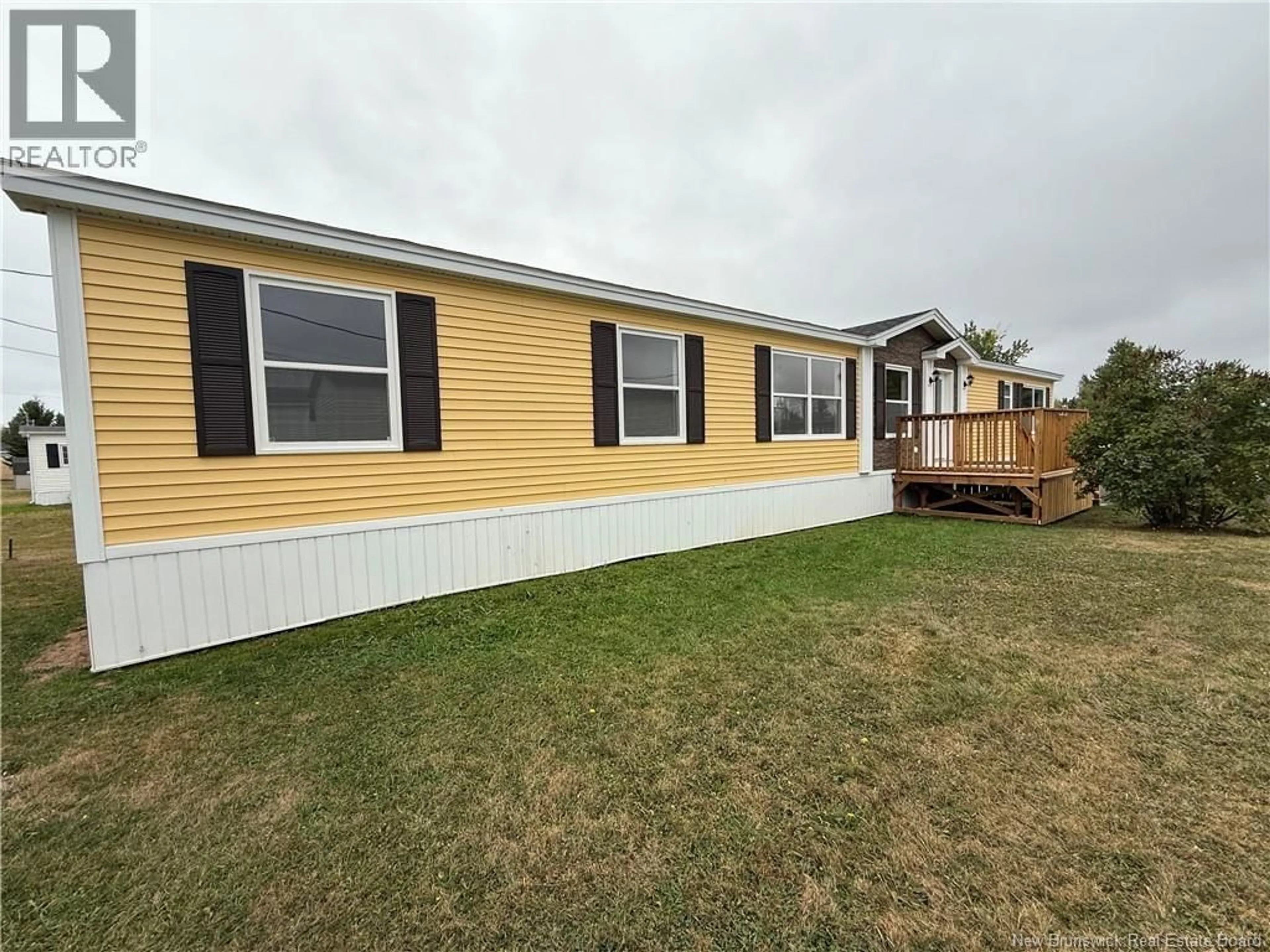 Home with vinyl exterior material, unknown for 11 ORCHARD CRESCENT, Picadilly New Brunswick E4E3X5