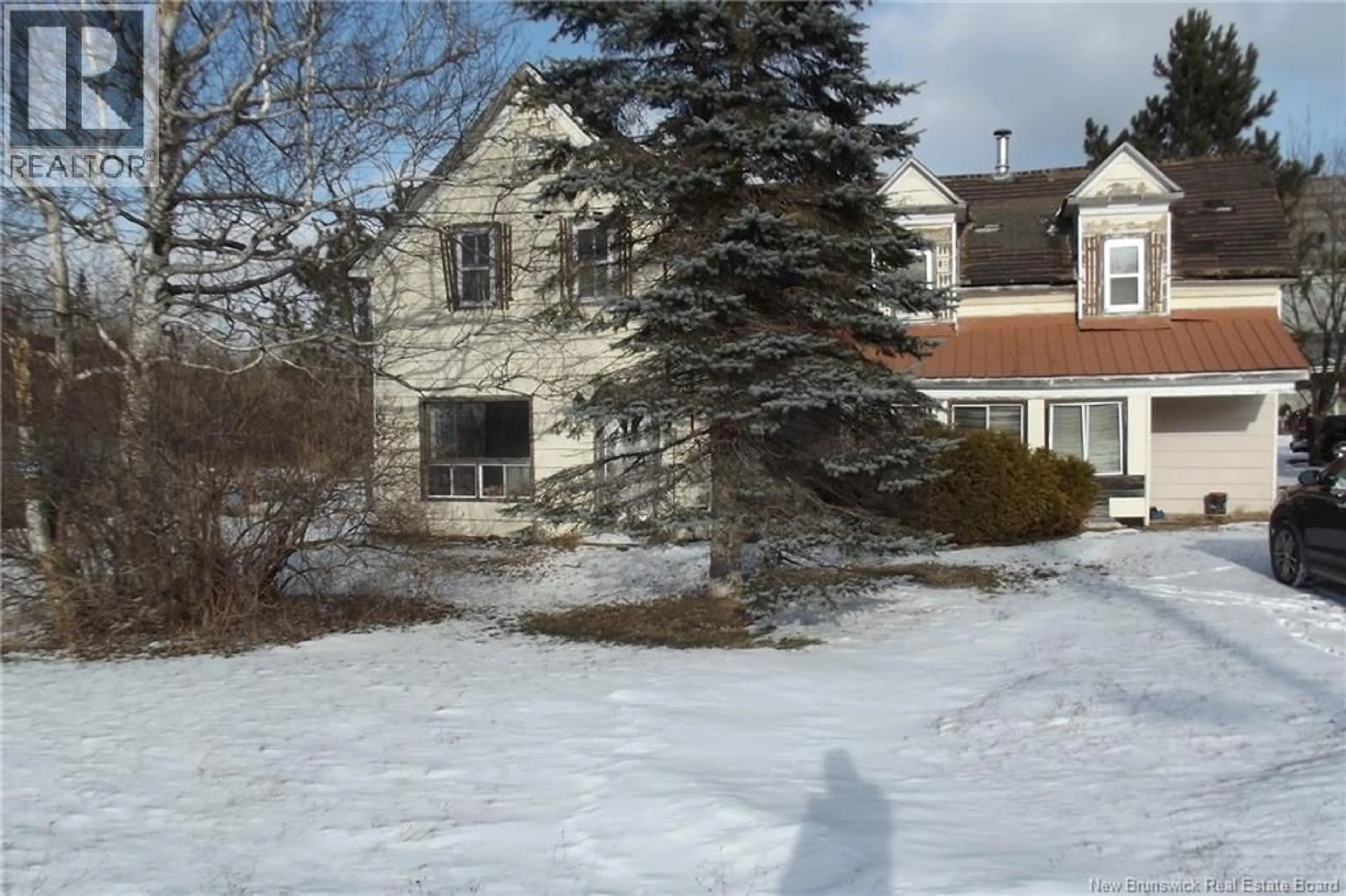 A pic from outside/outdoor area/front of a property/back of a property/a pic from drone, unknown for 1320 107 ROUTE, Williamsburg New Brunswick E6B2E1