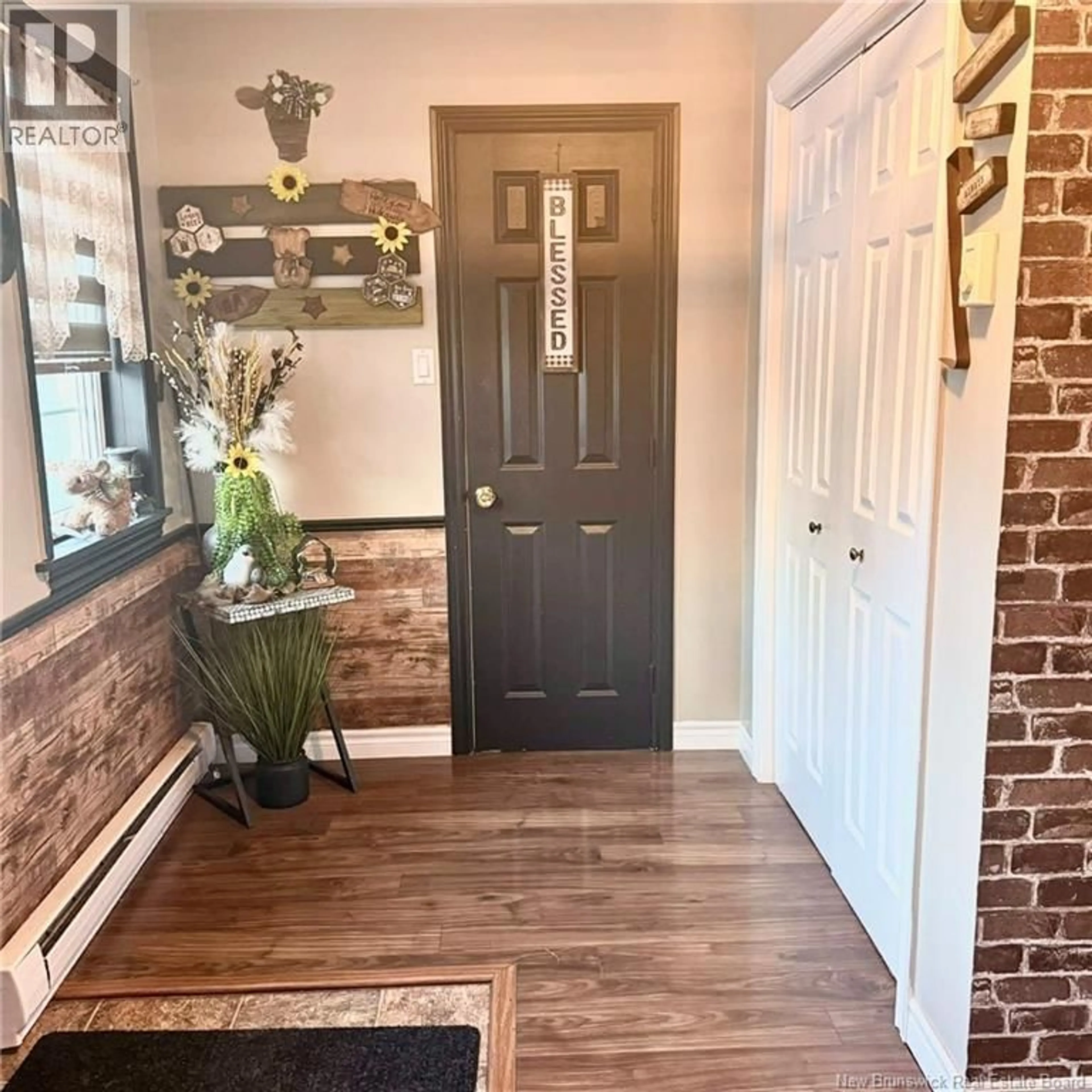 Indoor entryway for 485 GRAY, Miramichi New Brunswick E1V7S7