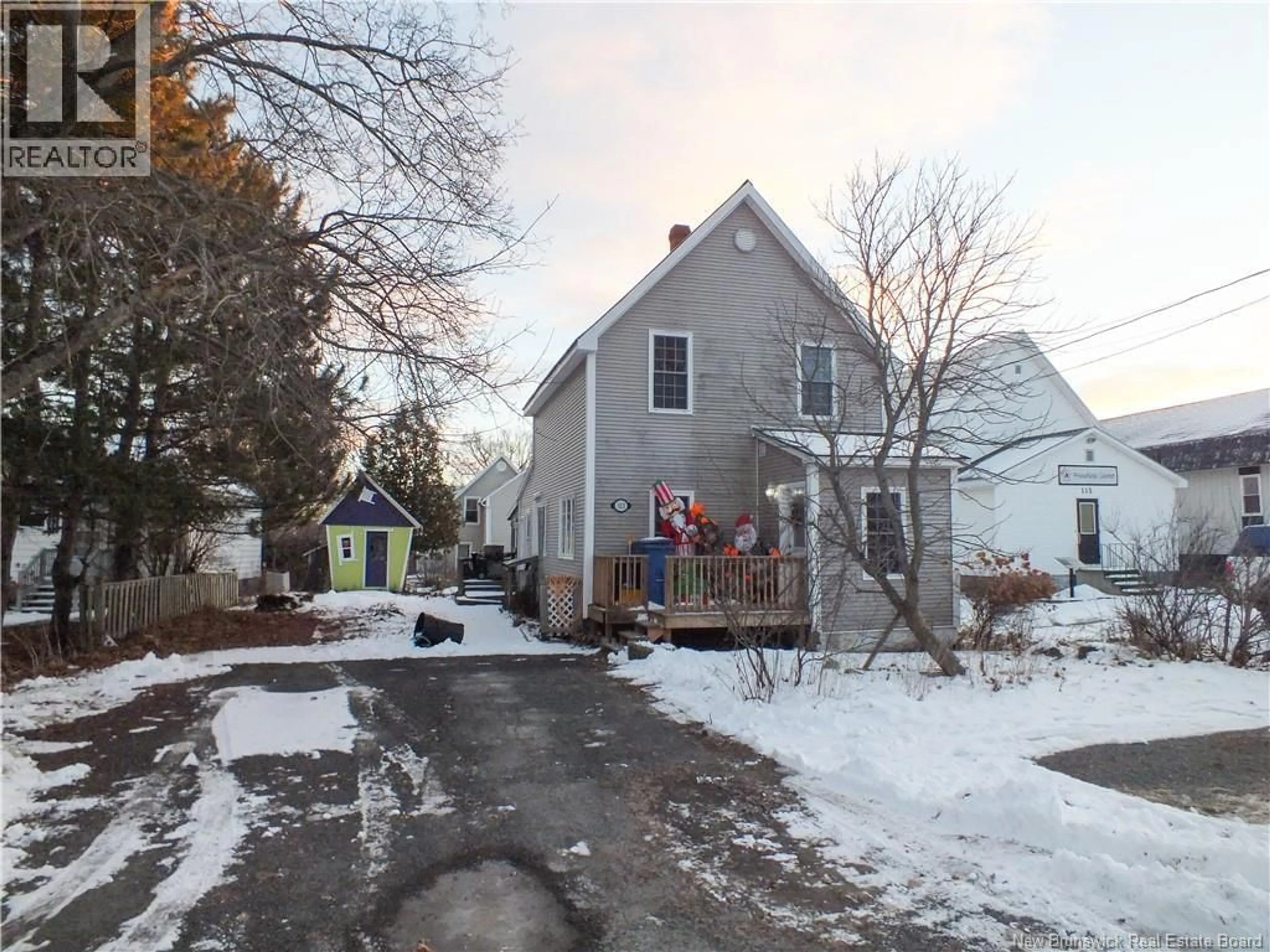 A pic from outside/outdoor area/front of a property/back of a property/a pic from drone, street for 113 ST. JAMES STREET, Woodstock New Brunswick E7M2T3