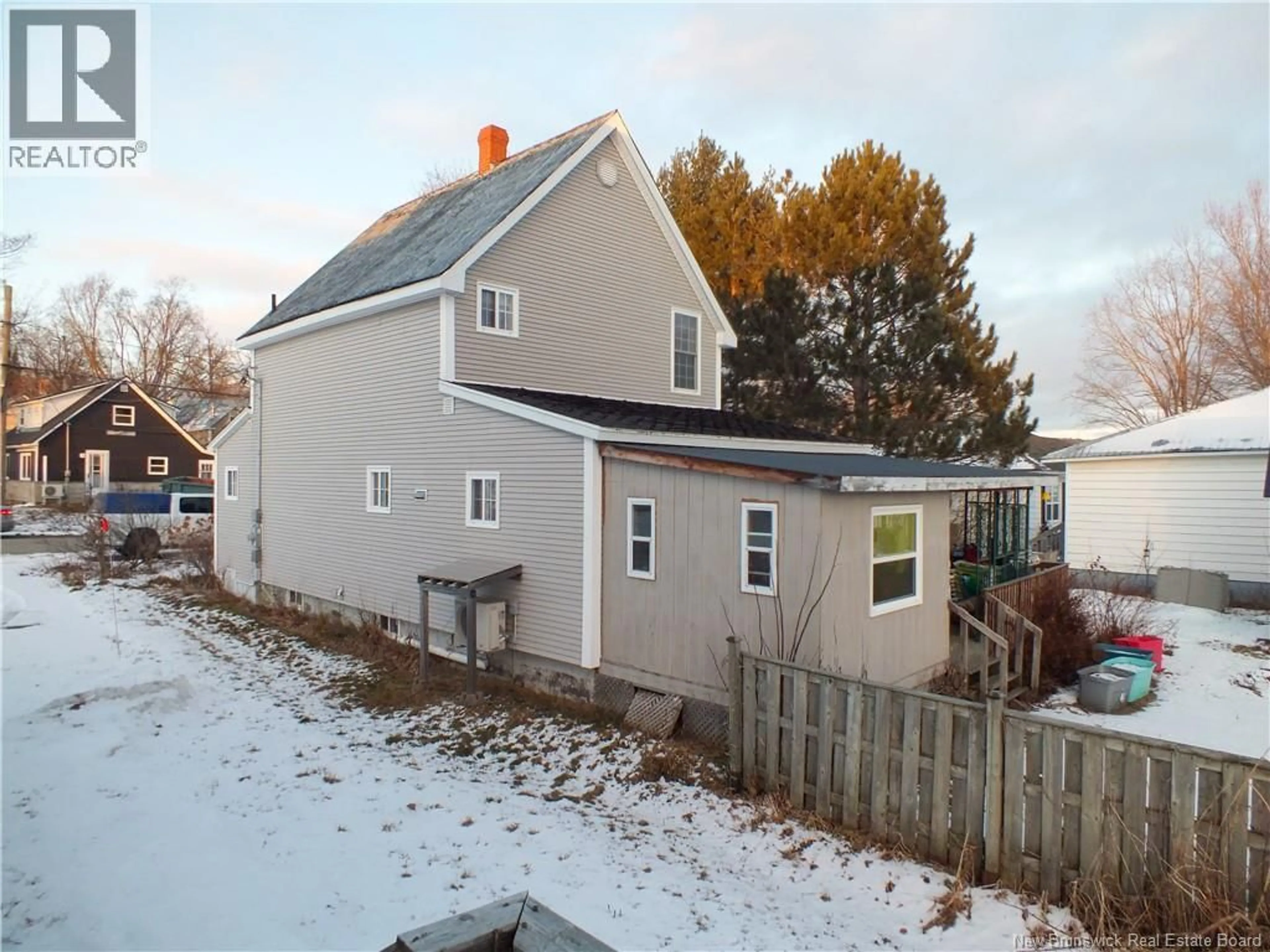 A pic from outside/outdoor area/front of a property/back of a property/a pic from drone, unknown for 113 ST. JAMES STREET, Woodstock New Brunswick E7M2T3