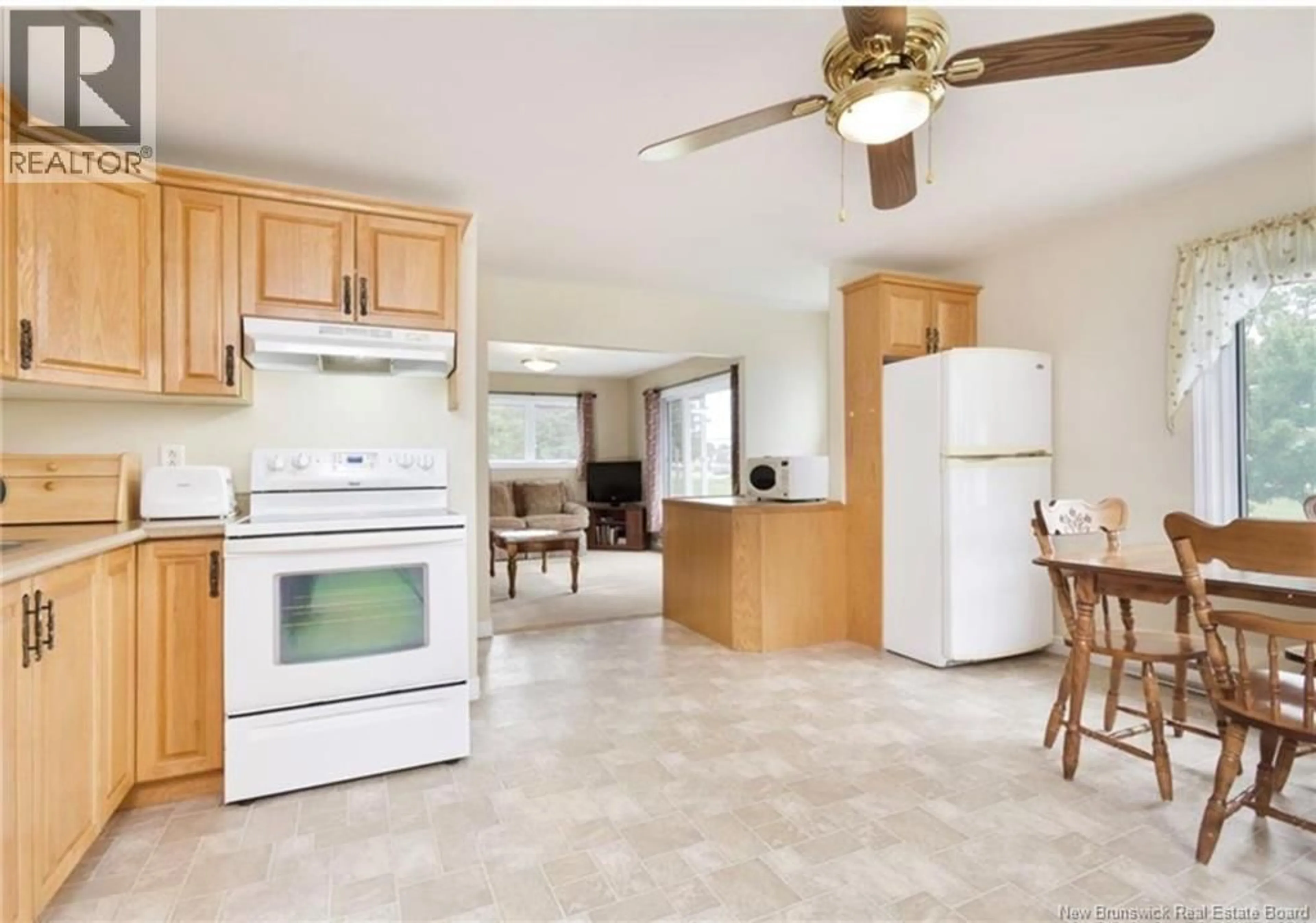 Open concept kitchen, ceramic/tile floor for 67 RUE CARLETON, Rogersville New Brunswick E4Y1R9