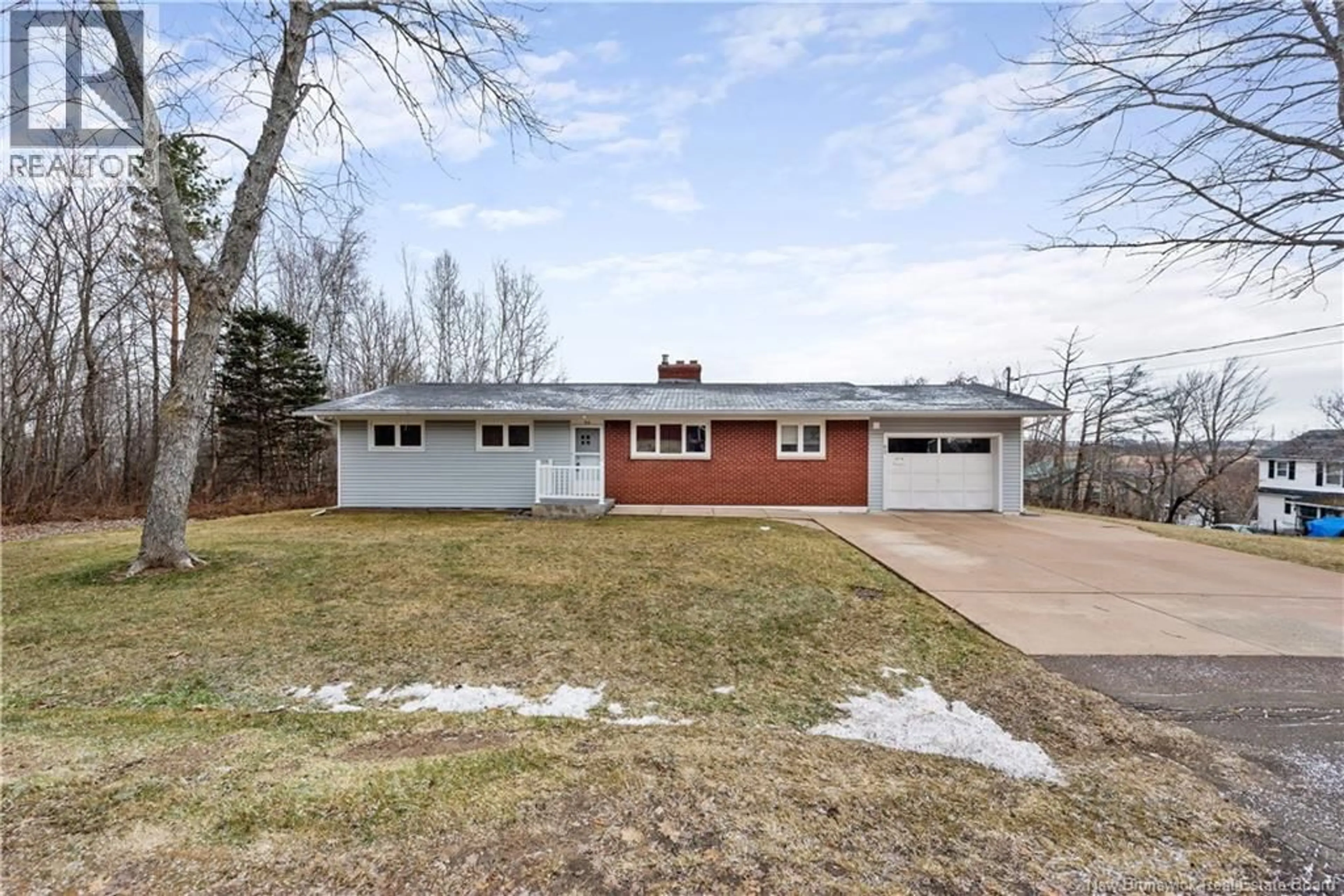 A pic from outside/outdoor area/front of a property/back of a property/a pic from drone, street for 62 DEVERE ROAD, Riverview New Brunswick E1B2M3