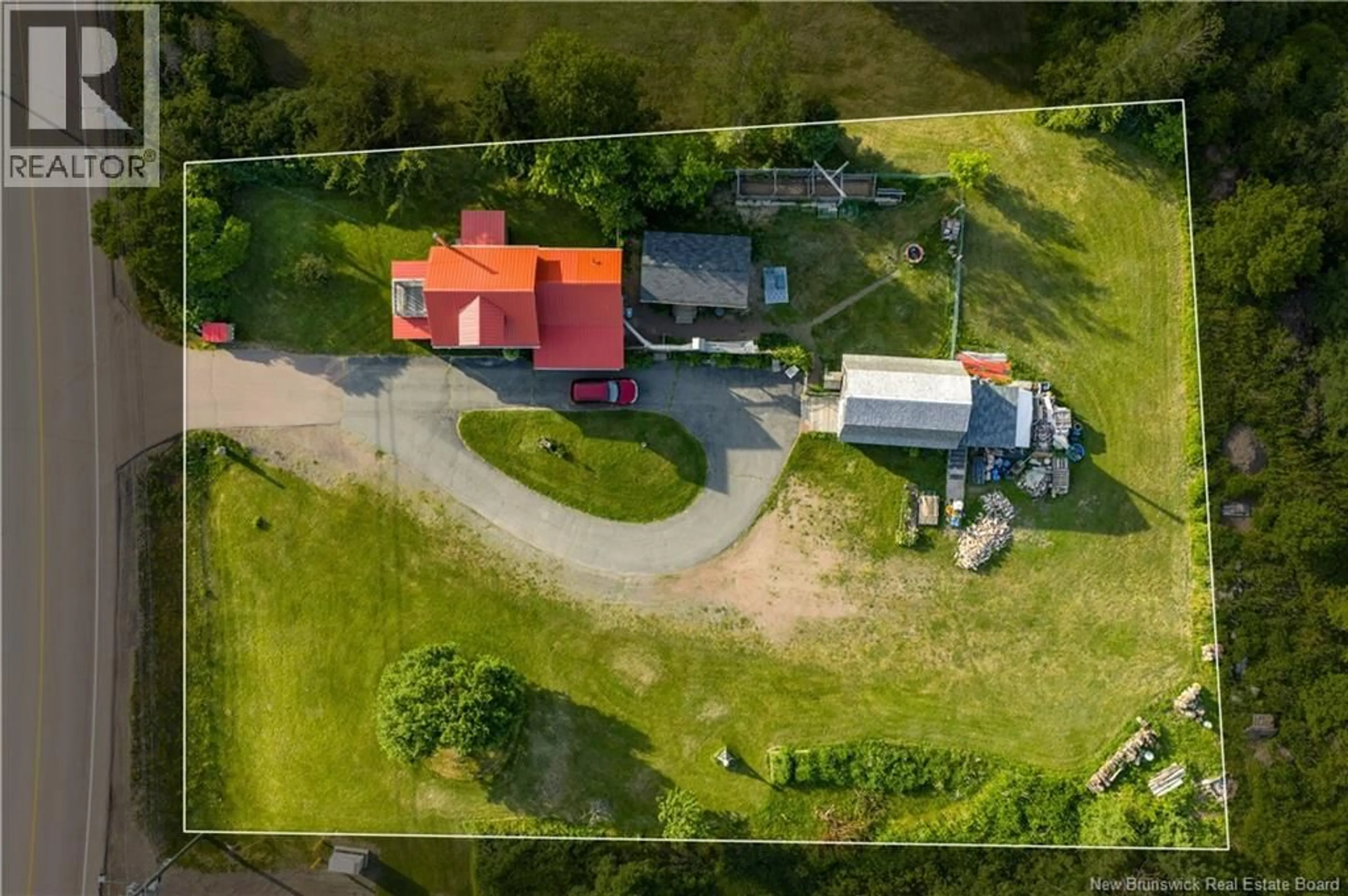 A pic from outside/outdoor area/front of a property/back of a property/a pic from drone, building for 137 POINTE DU CHENE ROAD, Pointe-Du-Chêne New Brunswick E4P4S9