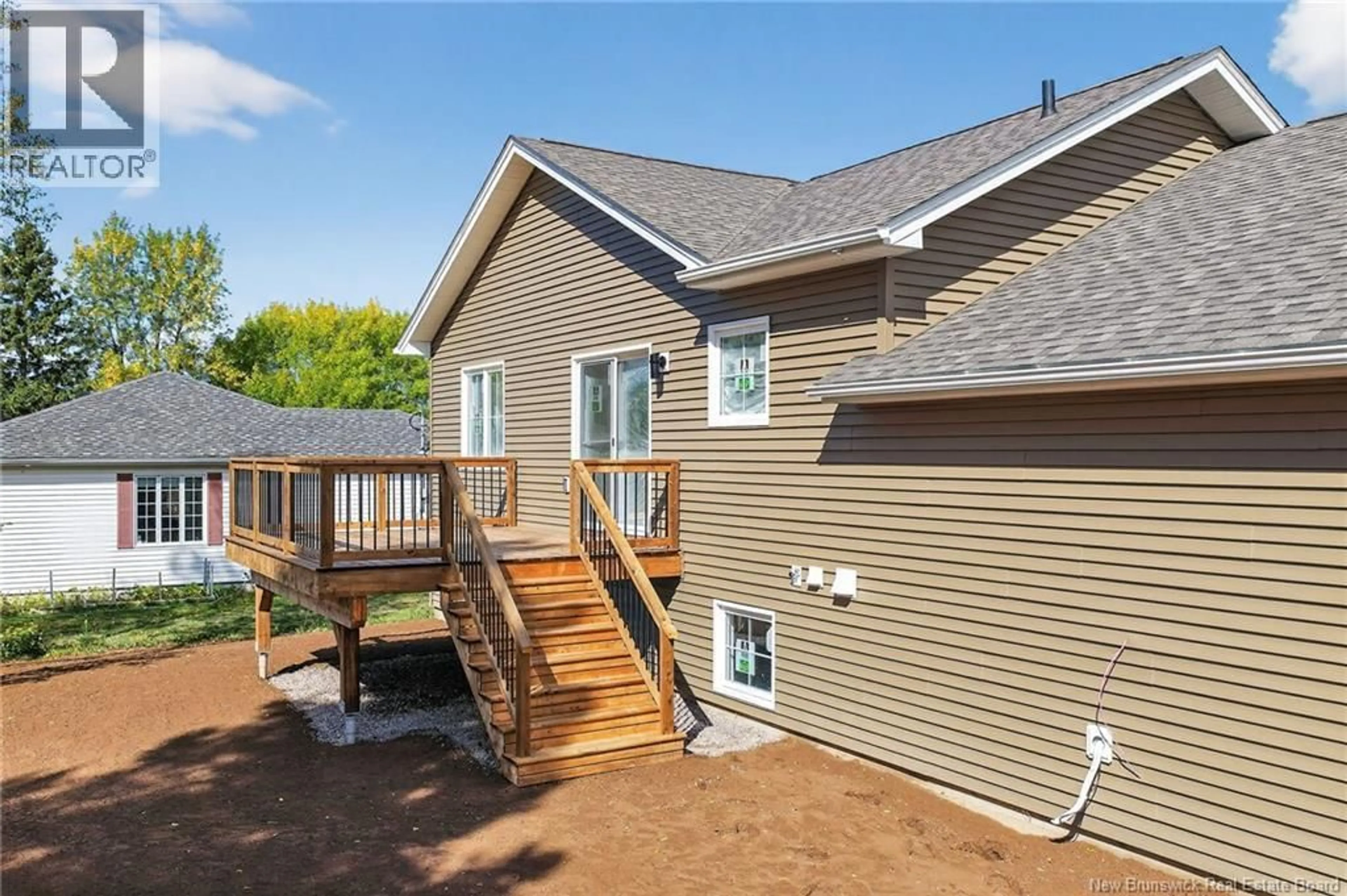 Home with vinyl exterior material, unknown for 141 CARTIER, Shediac New Brunswick E4P1L3