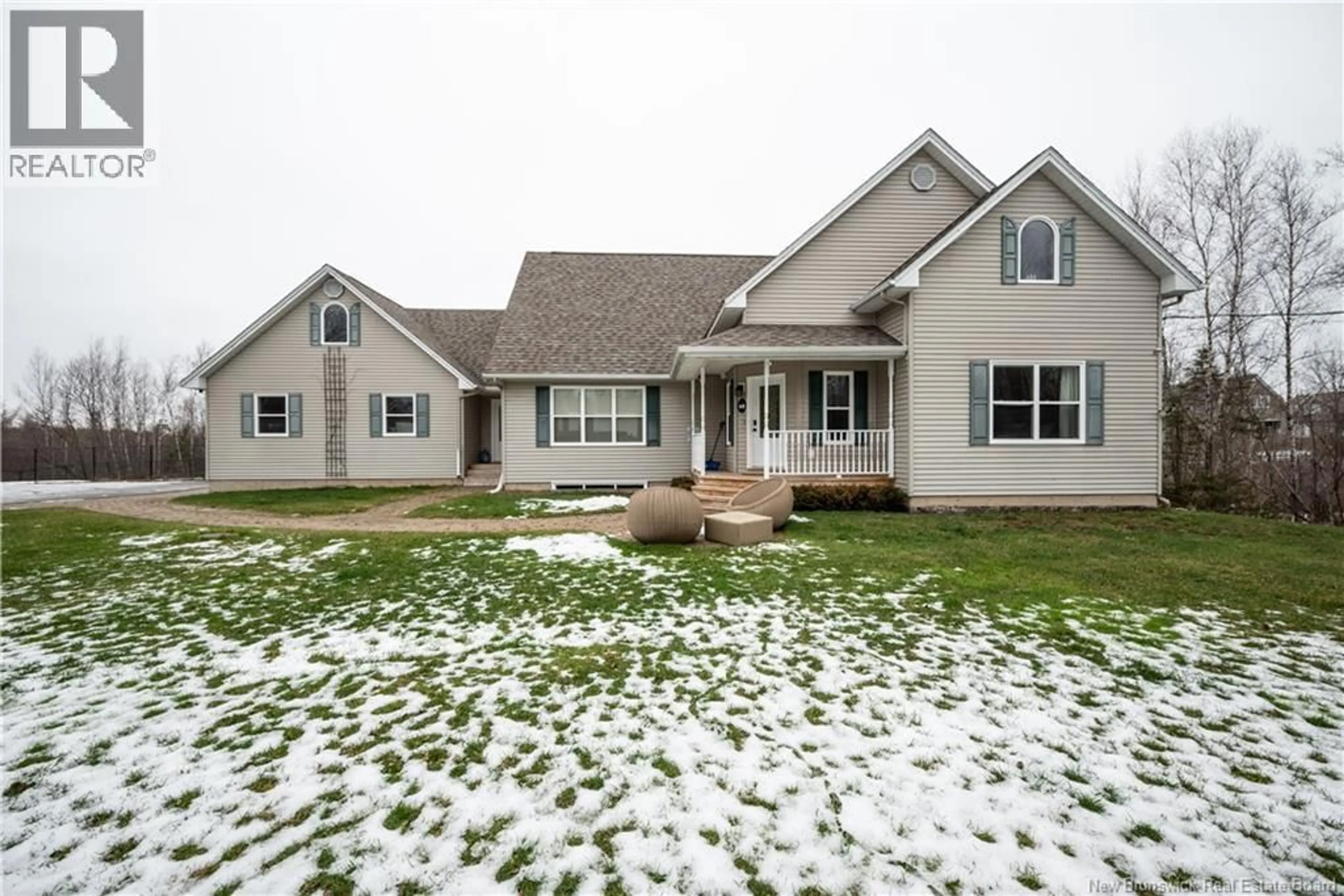 Home with vinyl exterior material, building for 48 DU PORTAGE STREET, Memramcook New Brunswick E4K3Y3