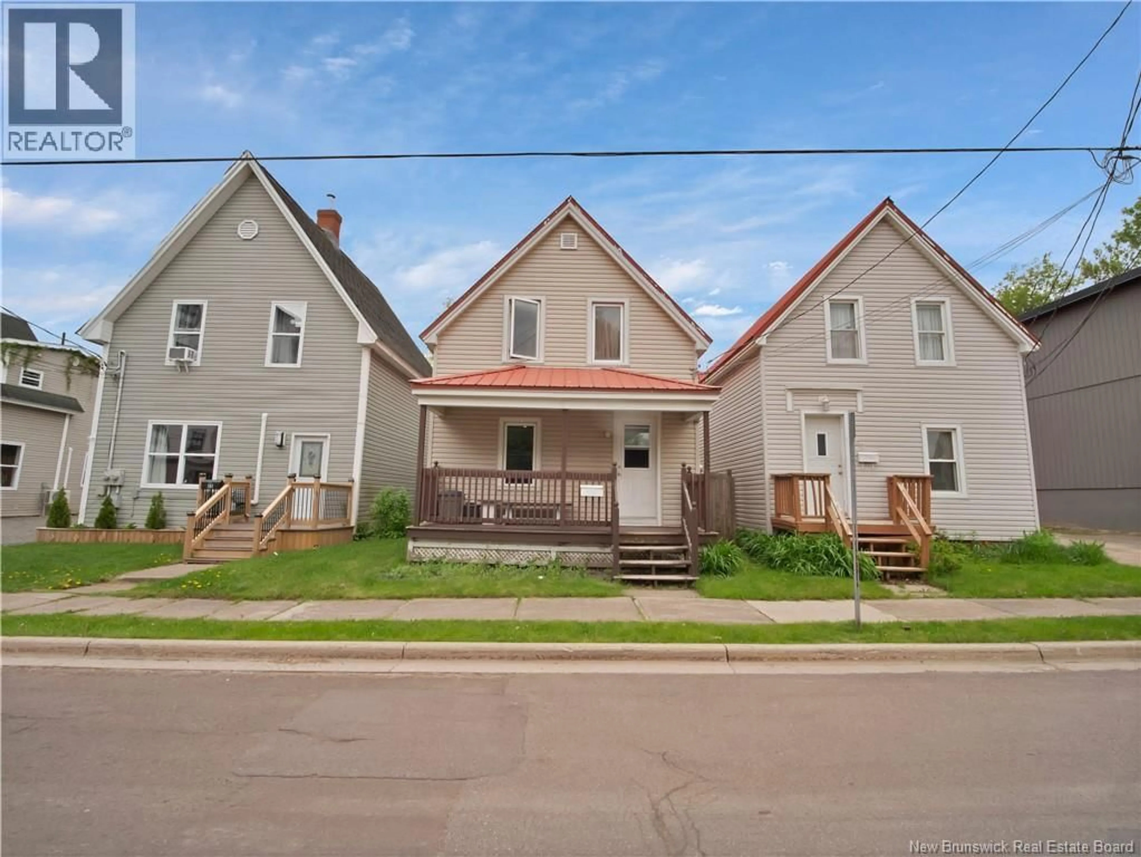 A pic from outside/outdoor area/front of a property/back of a property/a pic from drone, street for 58 ELM STREET, Moncton New Brunswick E1C5T6