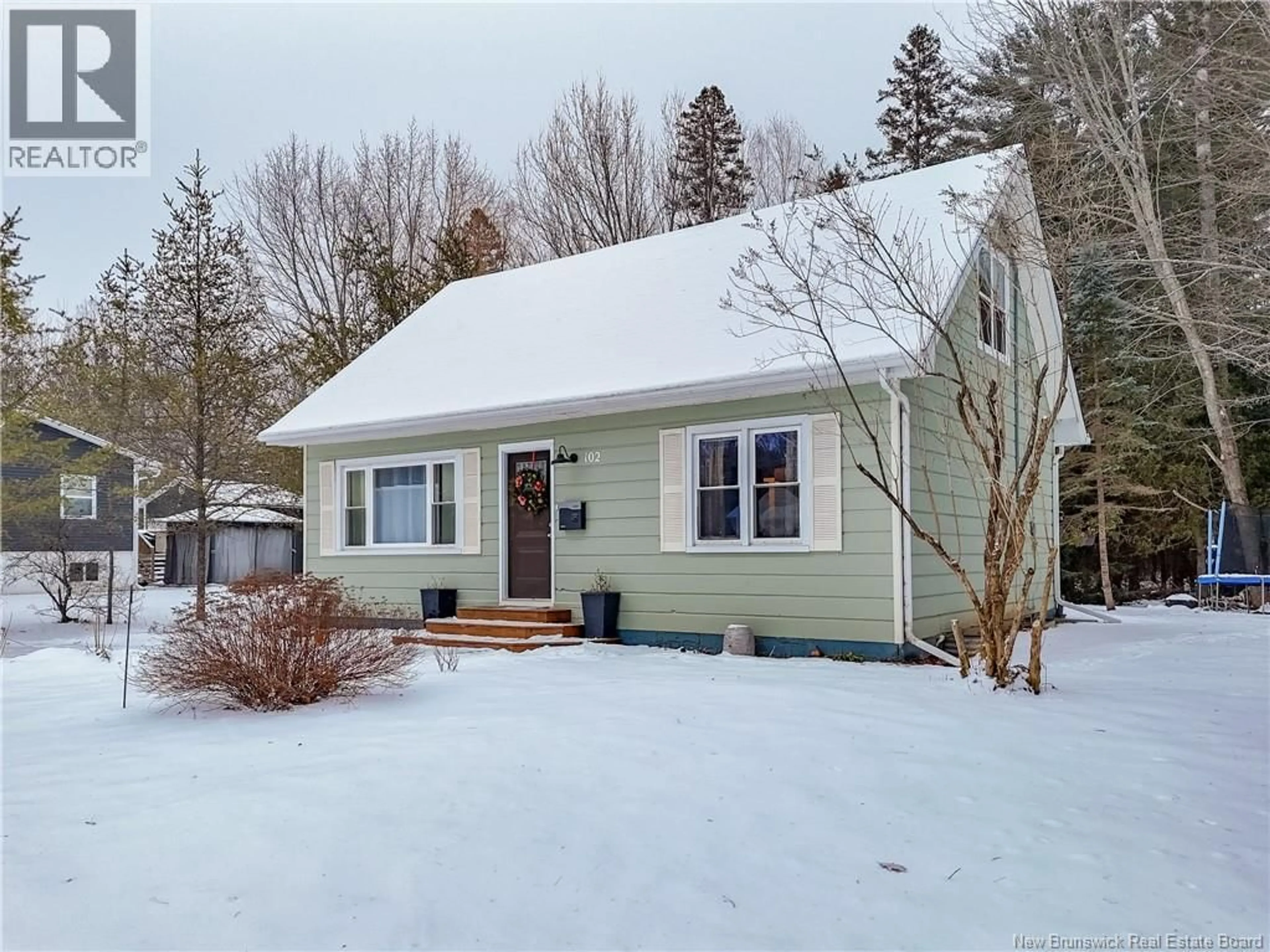 Home with vinyl exterior material, street for 102 MCMINNIMAN COURT, Fredericton New Brunswick E3A8S4