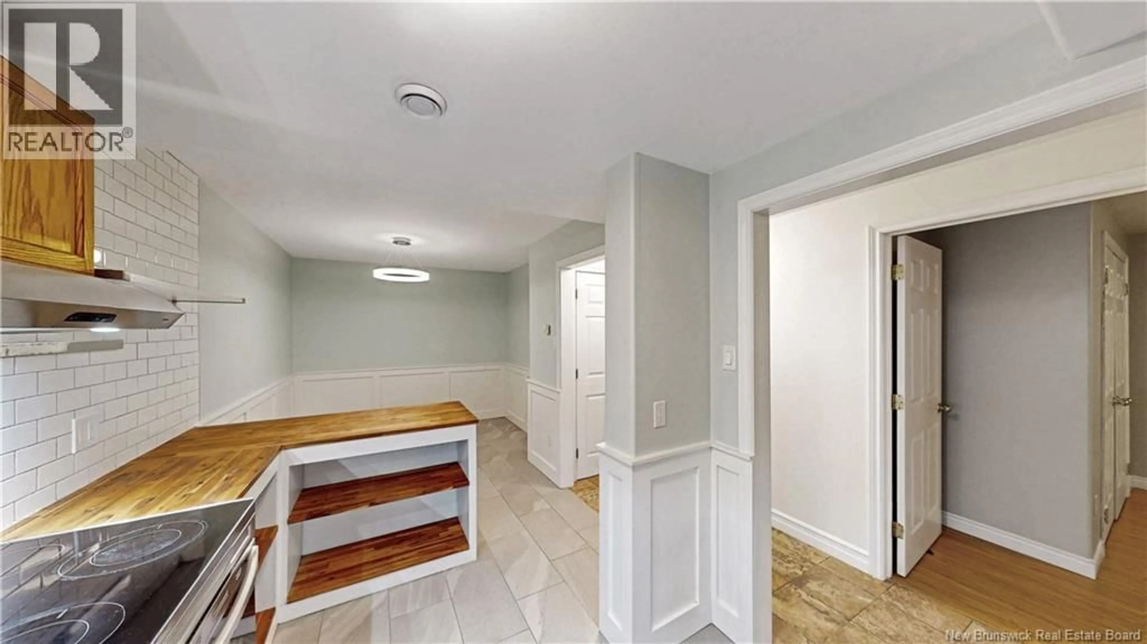 Unknown for 11 - 215 KING STREET, Saint John New Brunswick E2G1N2