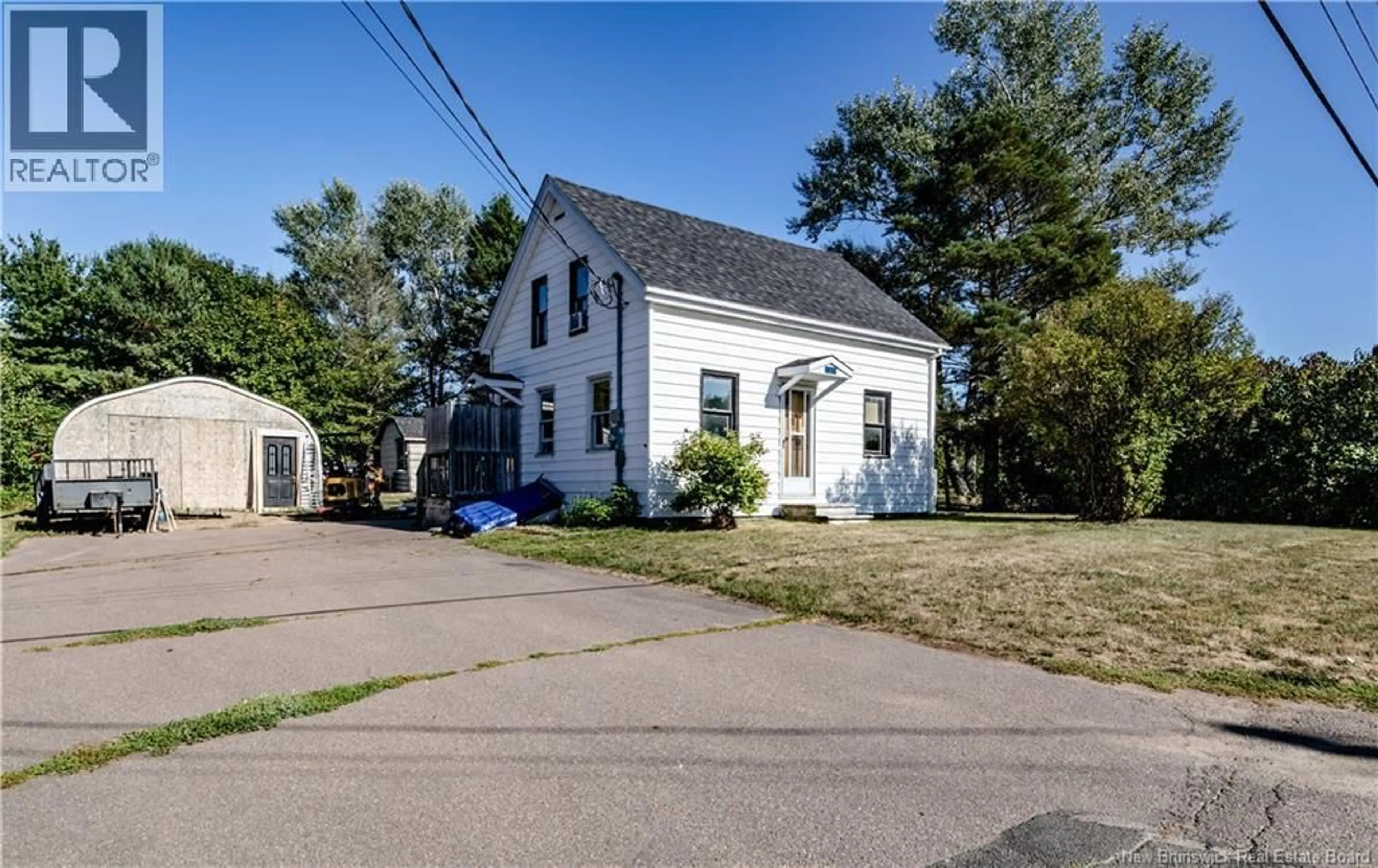 A pic from outside/outdoor area/front of a property/back of a property/a pic from drone, street for 6 YORK STREET, Rexton New Brunswick E4W2G8