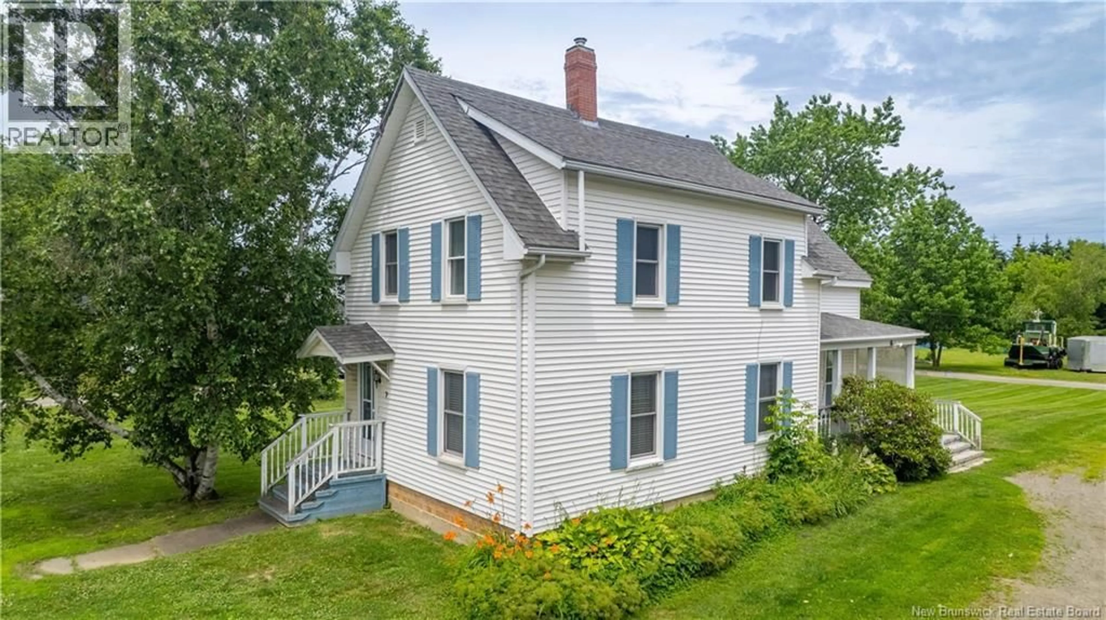 A pic from outside/outdoor area/front of a property/back of a property/a pic from drone, building for 7 QUEEN STREET, St. Stephen New Brunswick E3L2J7