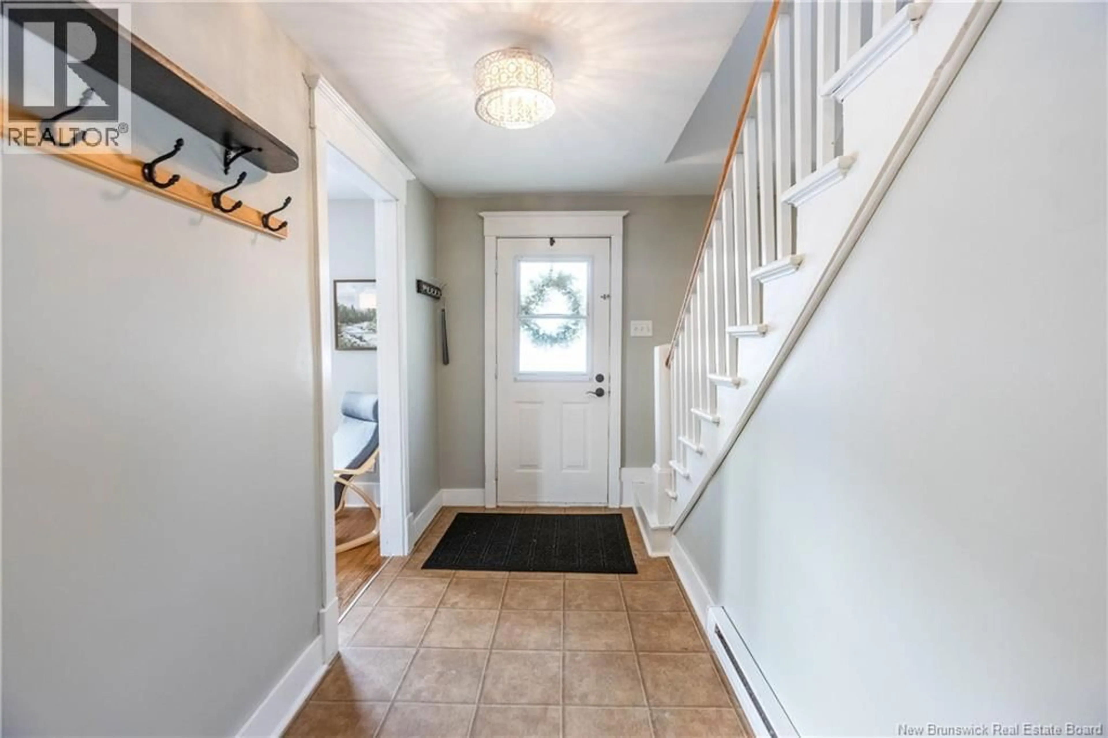 Indoor entryway for 43 SQUIRE STREET, Sackville New Brunswick E4L4K8
