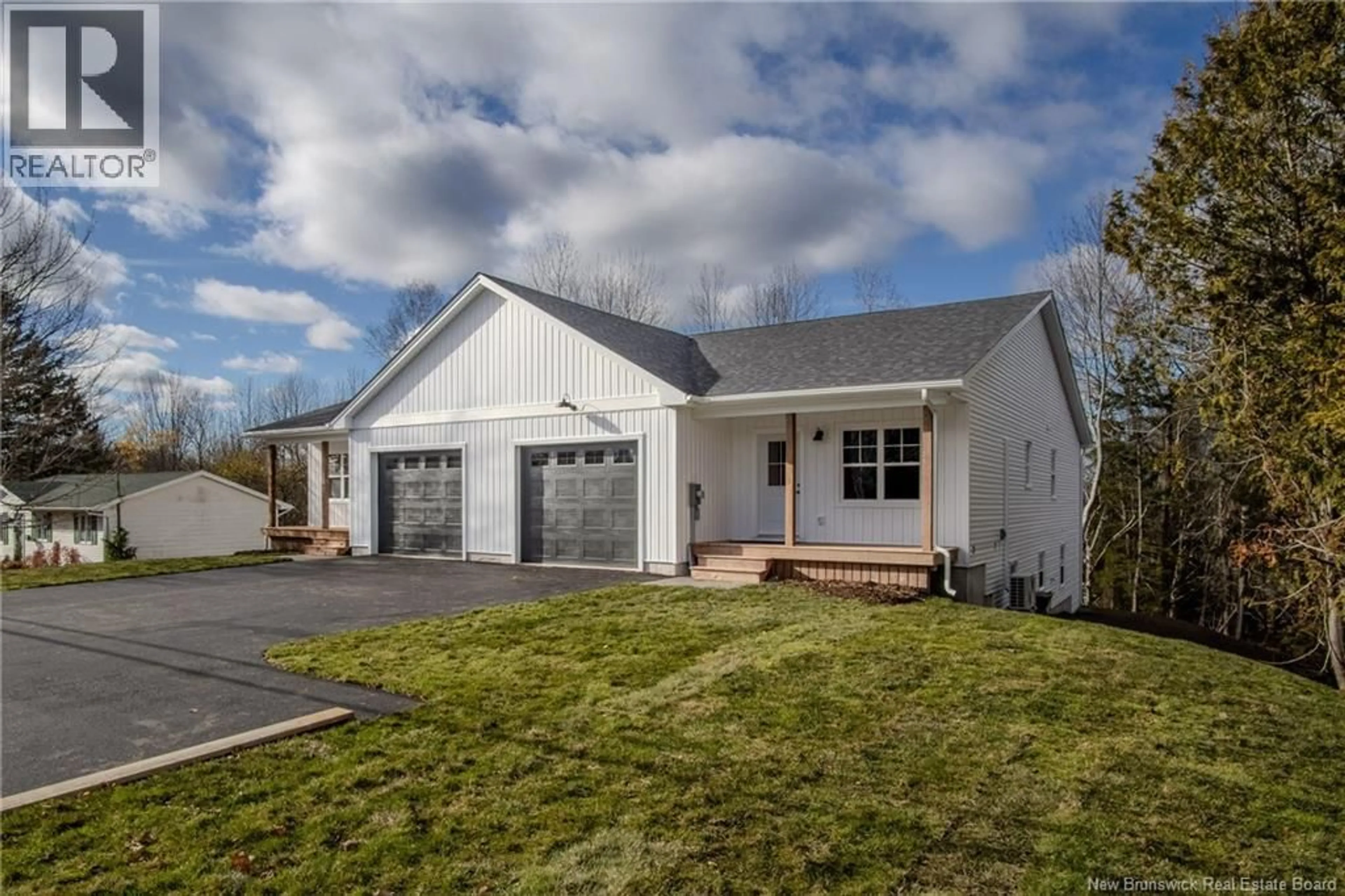 Home with vinyl exterior material, street for 331 HAMPTON ROAD, Quispamsis New Brunswick E2E4T1