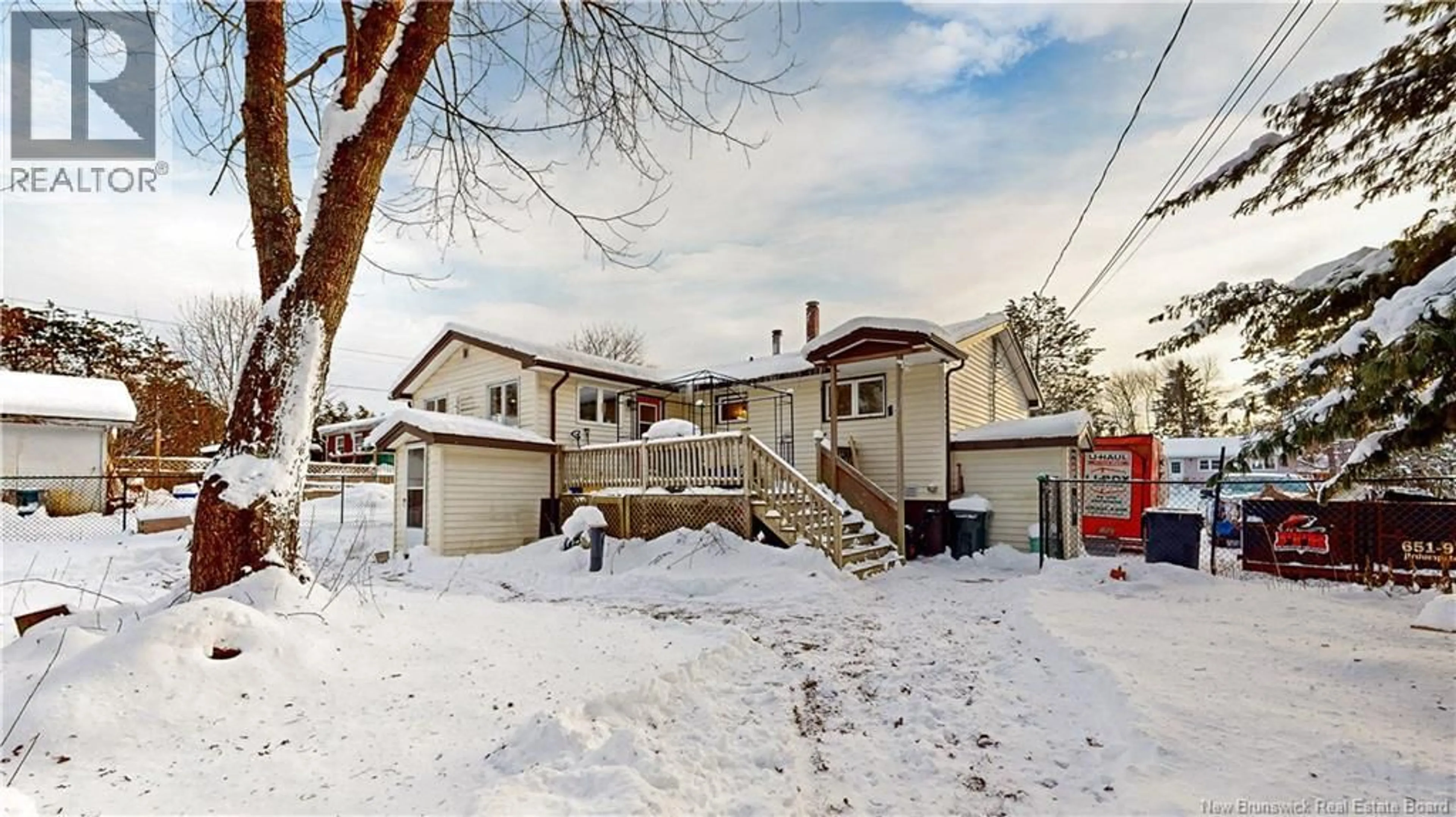 A pic from outside/outdoor area/front of a property/back of a property/a pic from drone, street for 8 RANDALL DRIVE, Hampton New Brunswick E5N8A9