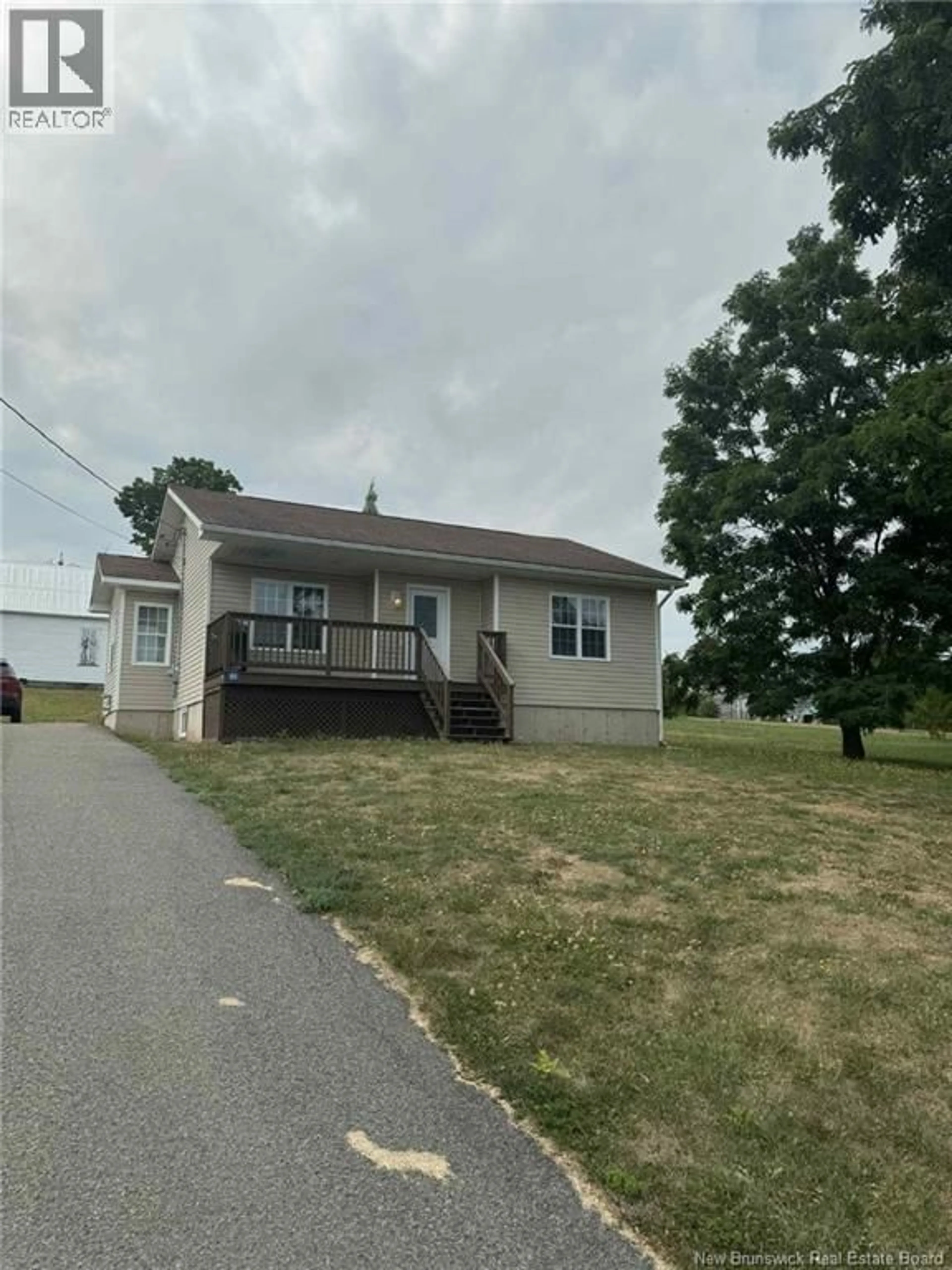 A pic from outside/outdoor area/front of a property/back of a property/a pic from drone, building for 81 FRONT STREET, Gagetown New Brunswick E5M1A5