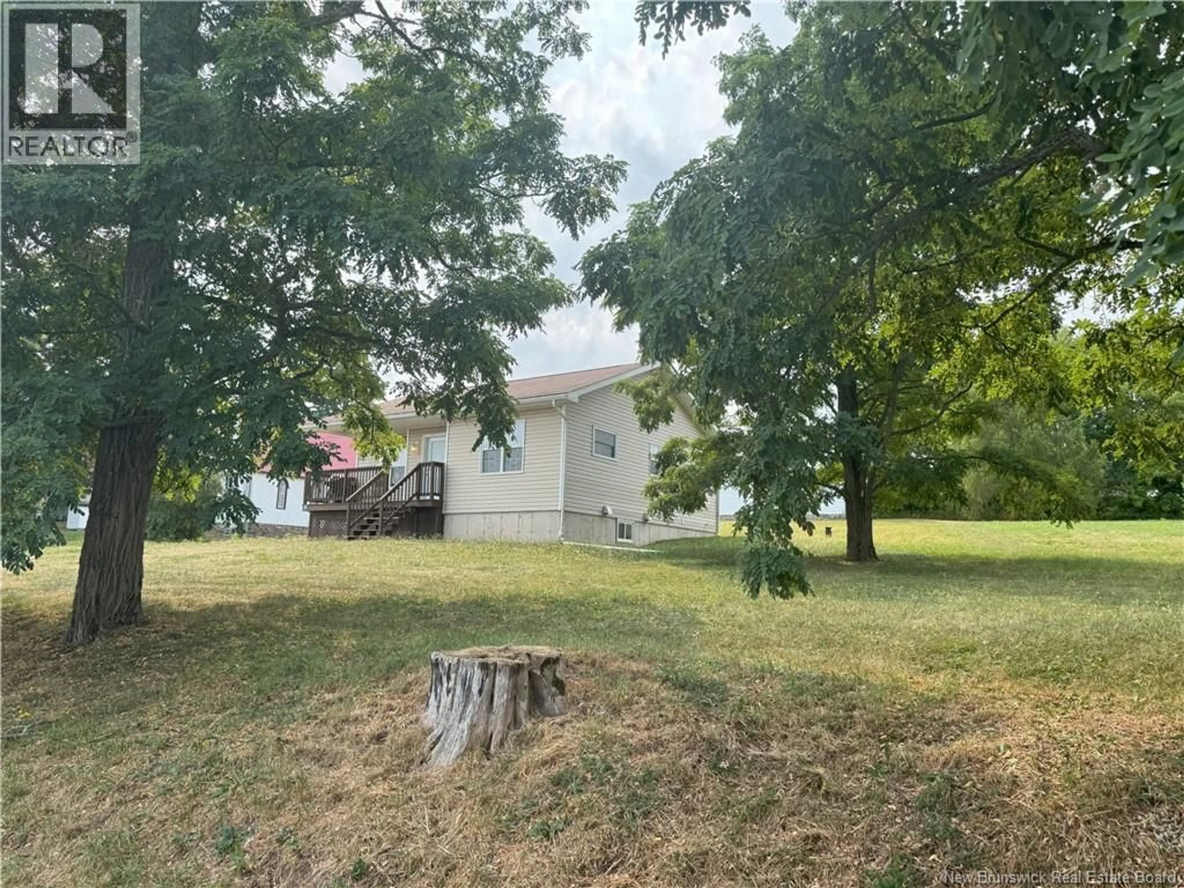 A pic from outside/outdoor area/front of a property/back of a property/a pic from drone, unknown for 81 FRONT STREET, Gagetown New Brunswick E5M1A5