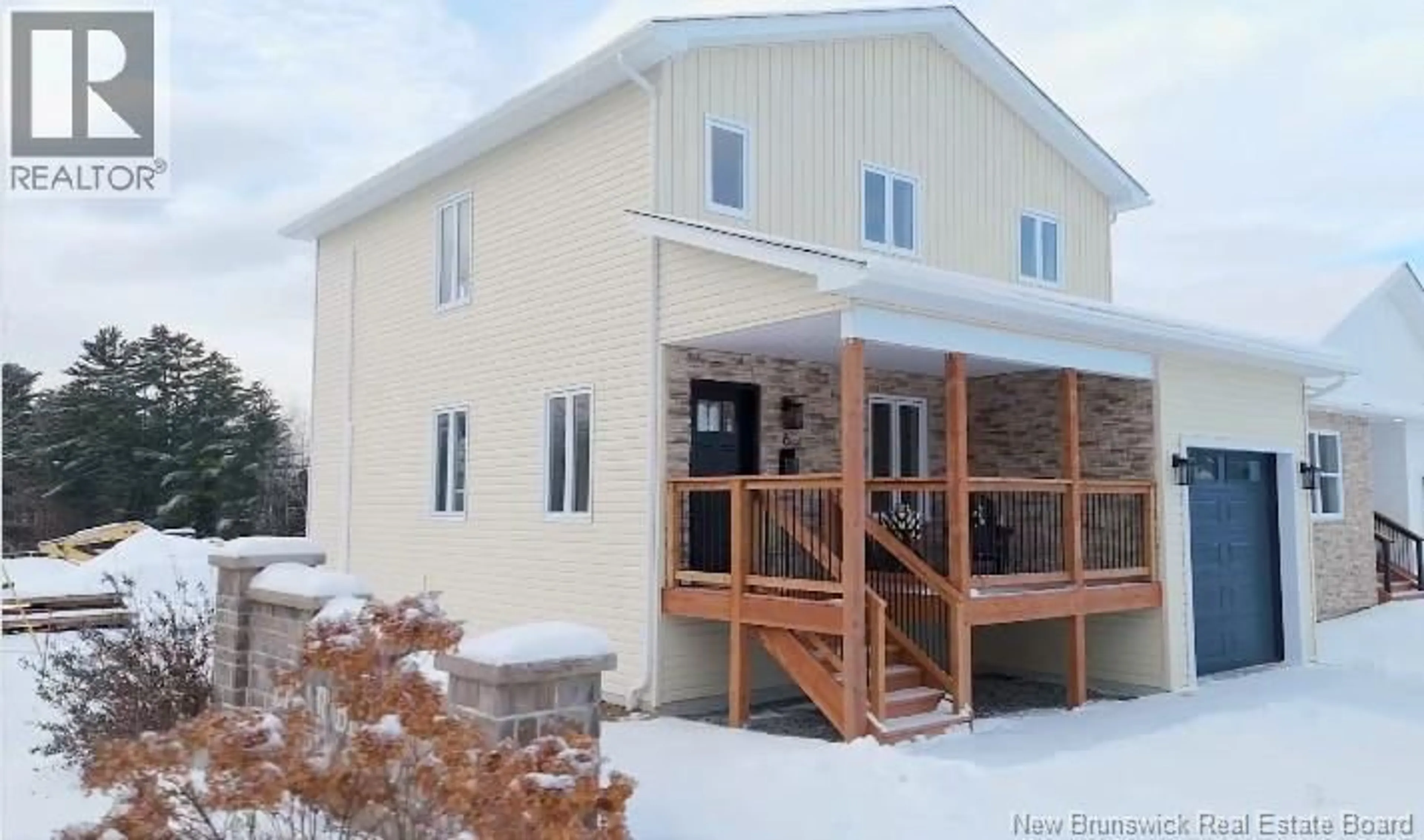 Home with vinyl exterior material, building for 6 BRIAR BROOK PLACE, Fredericton New Brunswick E3A3N1