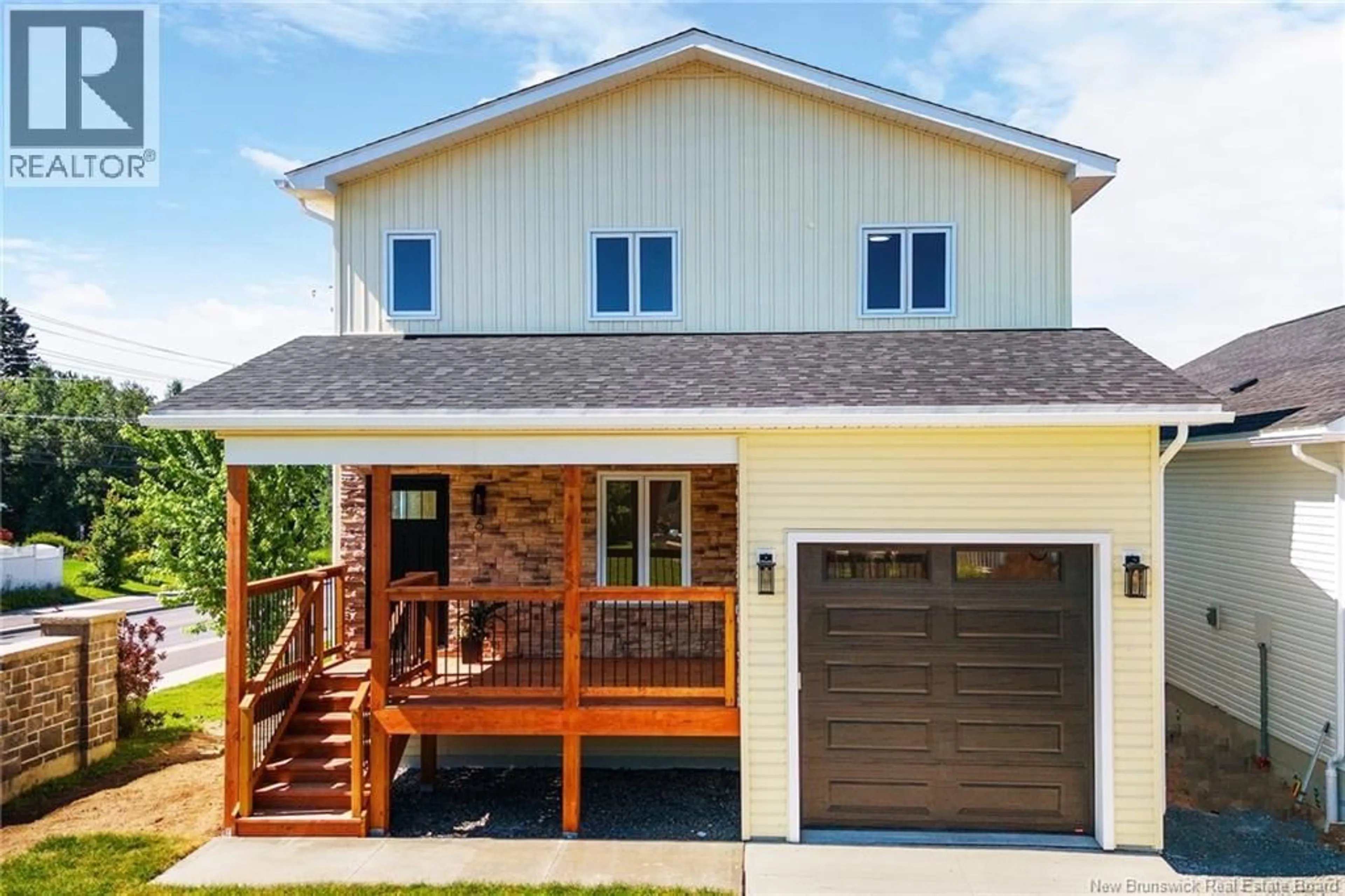 Home with vinyl exterior material, street for 6 BRIAR BROOK PLACE, Fredericton New Brunswick E3A3N1