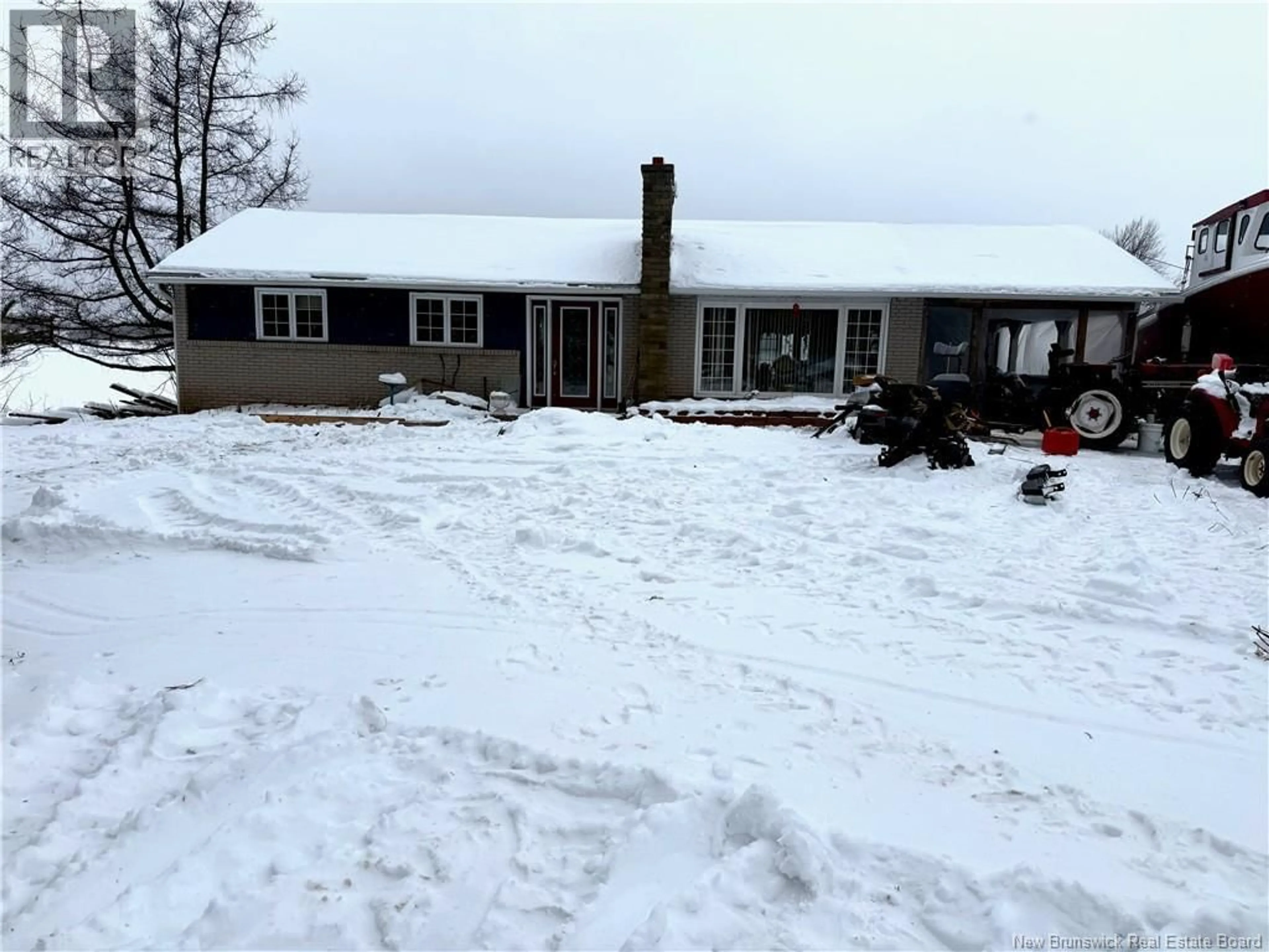 A pic from outside/outdoor area/front of a property/back of a property/a pic from drone, street for 82 RIVE SUD, Cocagne New Brunswick E4R2X3