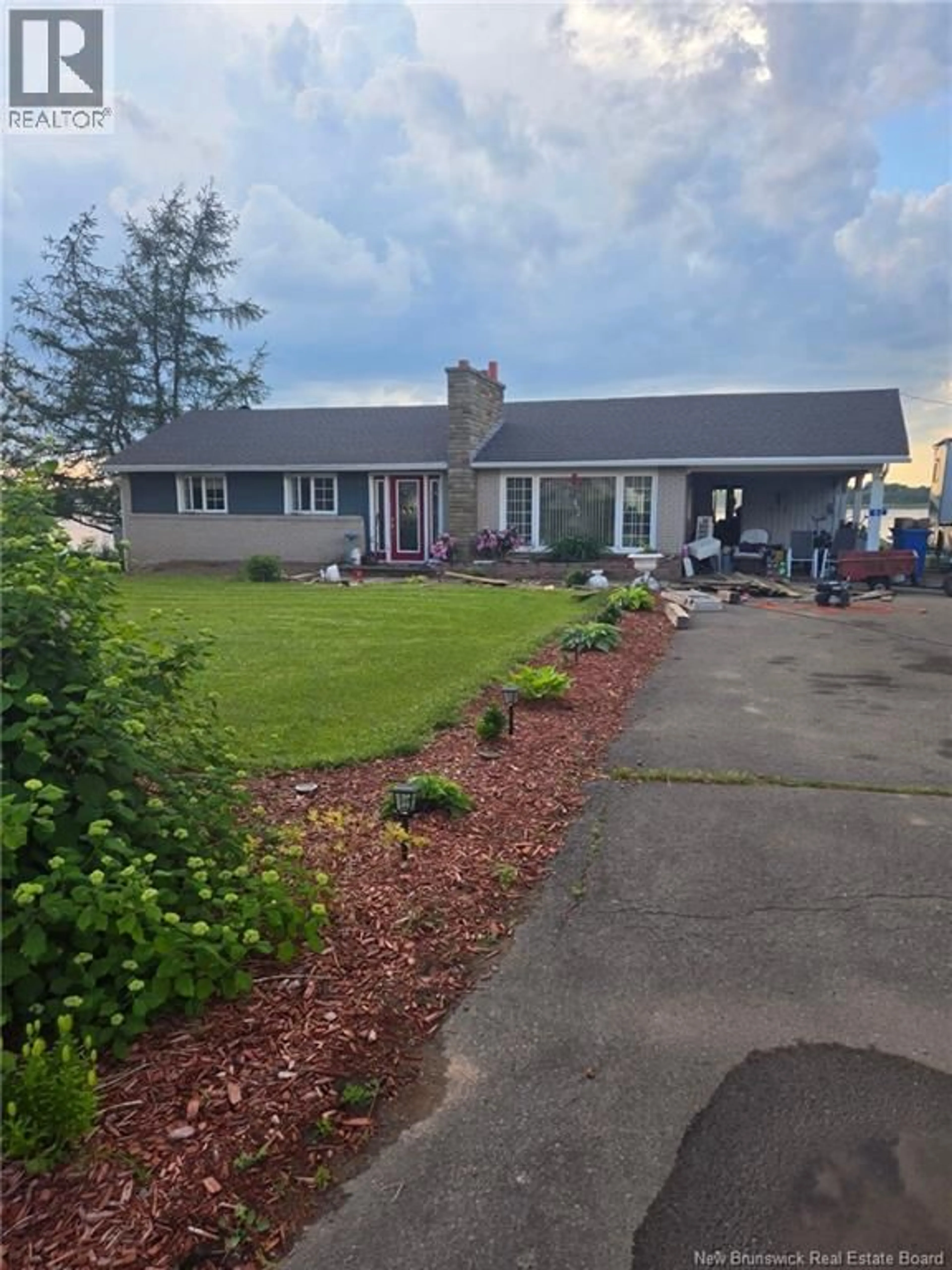 A pic from outside/outdoor area/front of a property/back of a property/a pic from drone, street for 82 RIVE SUD, Cocagne New Brunswick E4R2X3