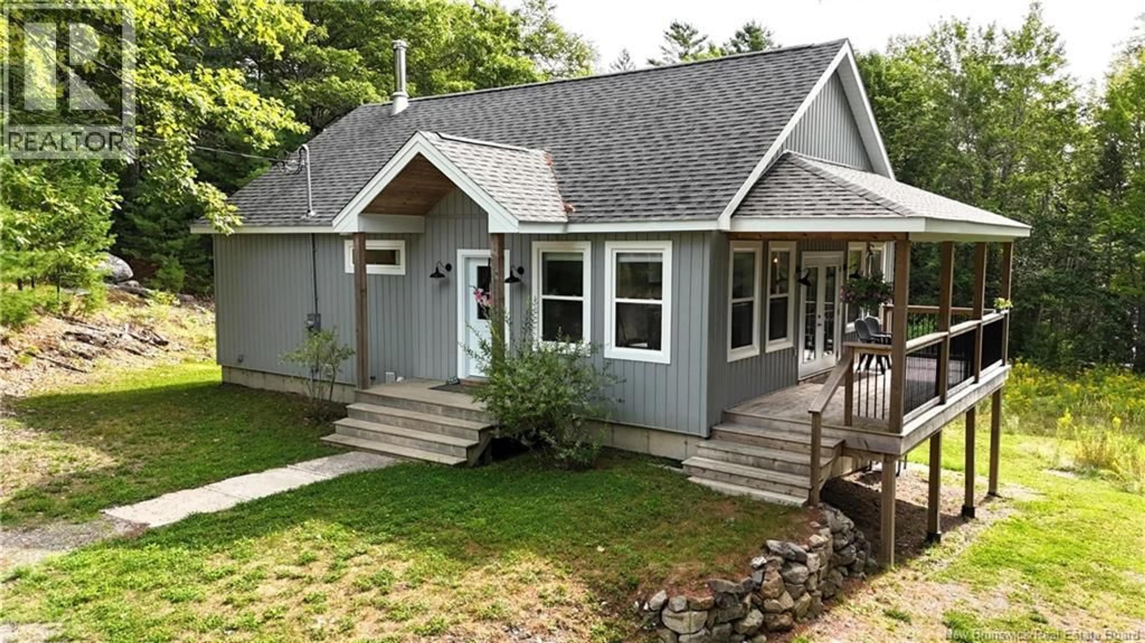 Home with vinyl exterior material, unknown for 135 PINE POINT ROAD, Dufferin New Brunswick E3L0G7