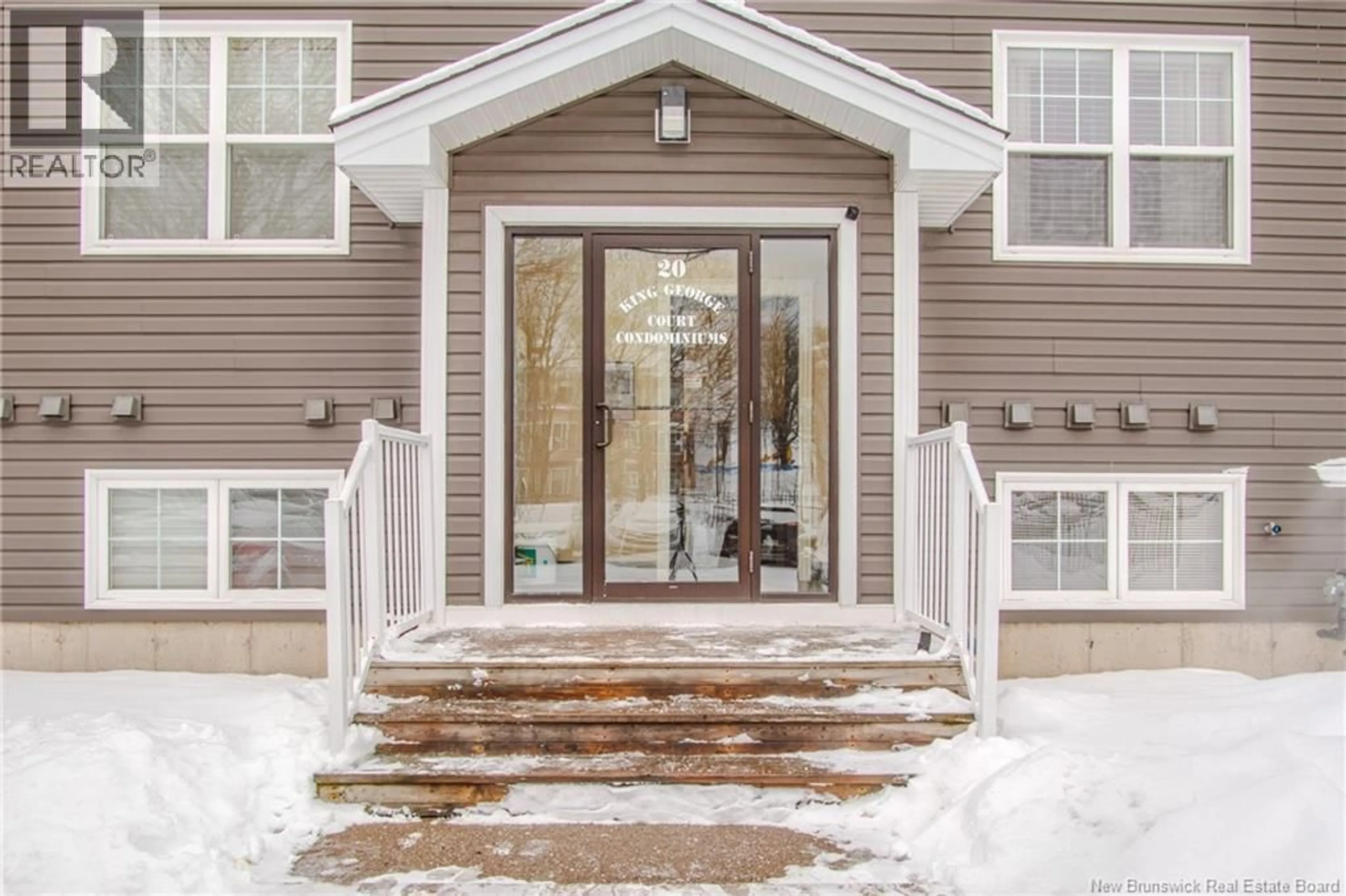 Indoor entryway for 201 - 20 KING GEORGE COURT, Saint John New Brunswick E2K0H5