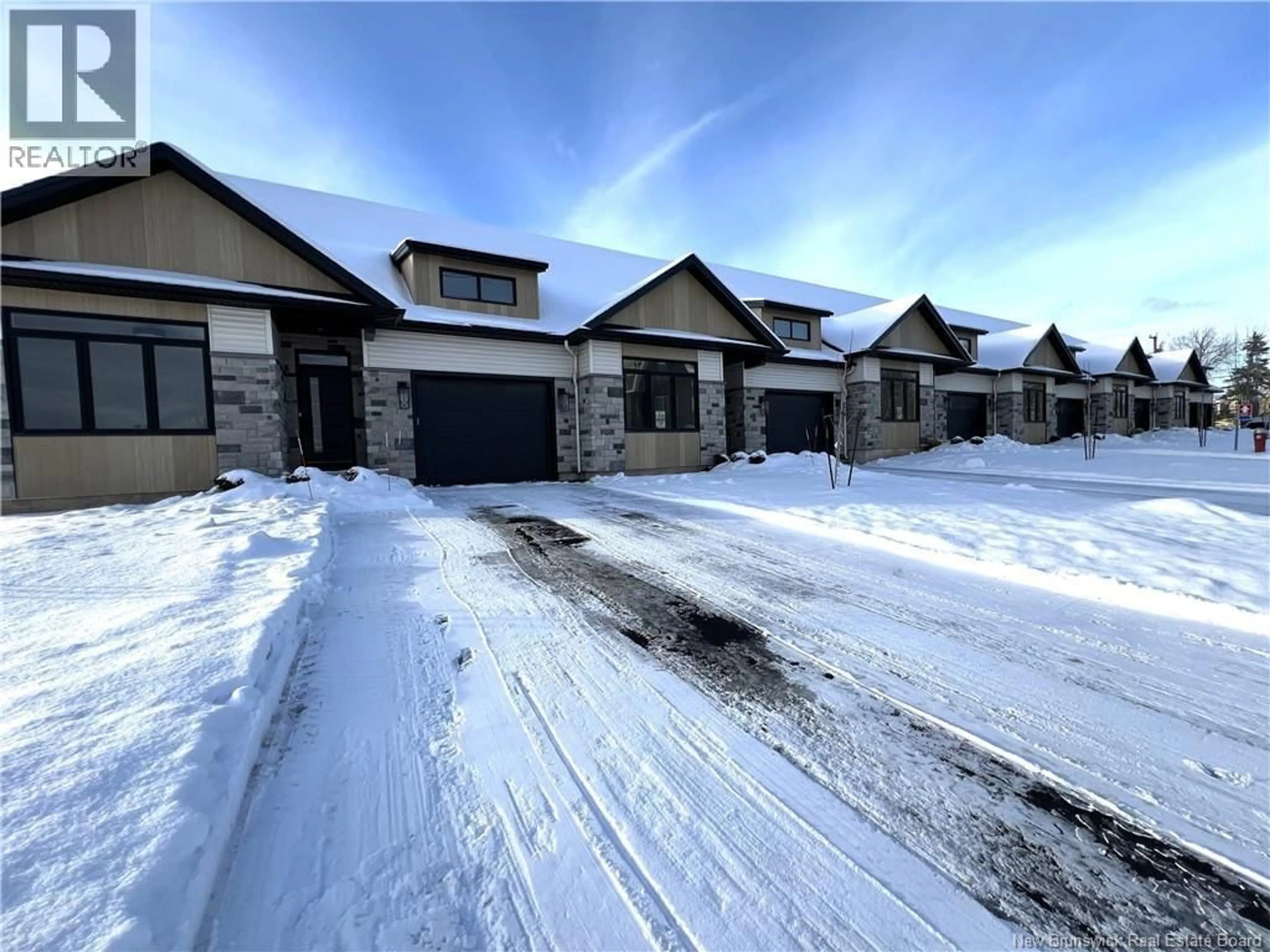 A pic from outside/outdoor area/front of a property/back of a property/a pic from drone, street for 43 MURRAY AVENUE, Dieppe New Brunswick E1K0C8