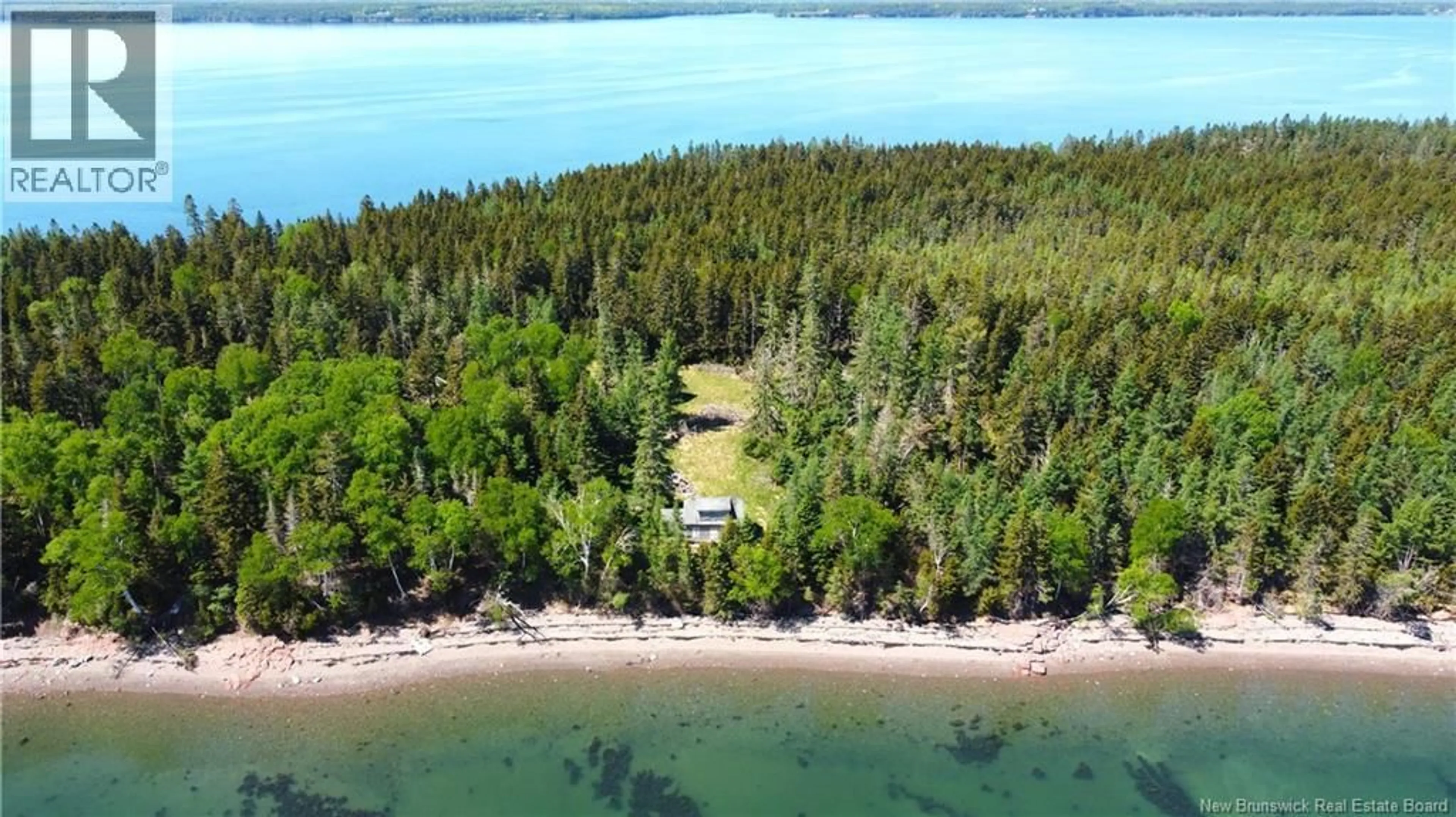 A pic from outside/outdoor area/front of a property/back of a property/a pic from drone, water/lake/river/ocean view for NAVY ISLAND, Saint Andrews New Brunswick E5B2H1
