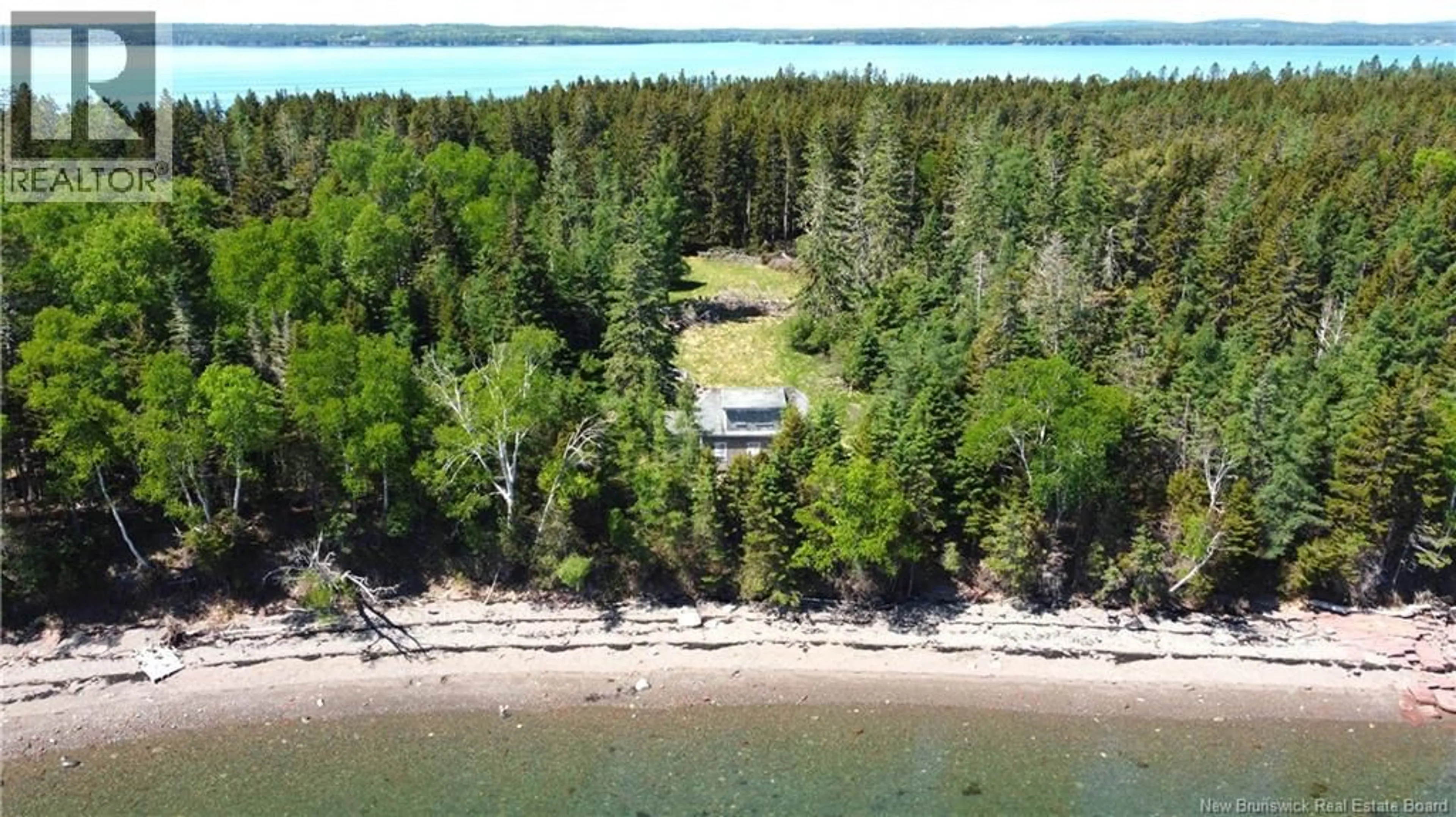 A pic from outside/outdoor area/front of a property/back of a property/a pic from drone, water/lake/river/ocean view for NAVY ISLAND, Saint Andrews New Brunswick E5B2H1