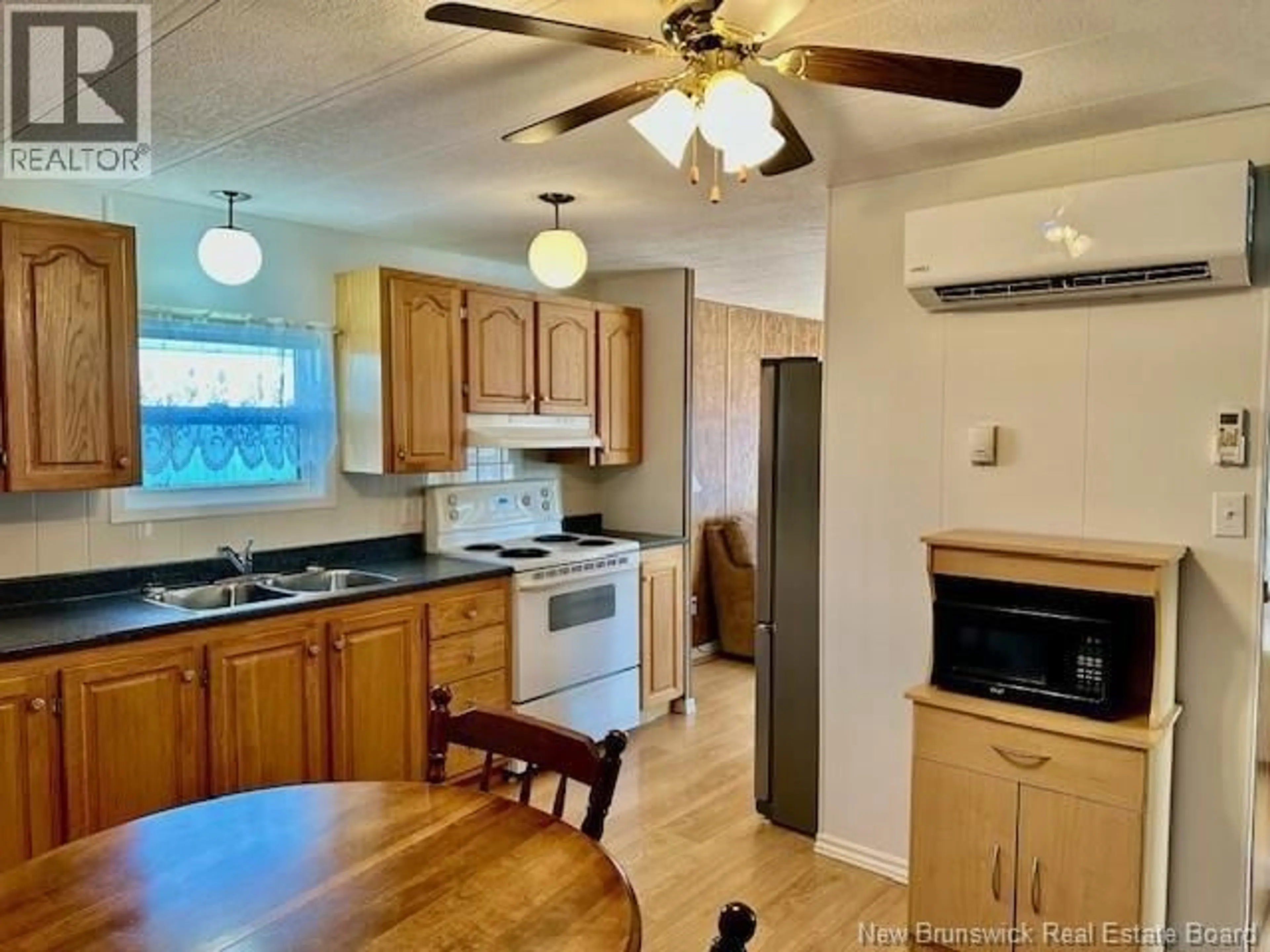 Standard kitchen, unknown for 43 MARSH AVENUE, Moncton New Brunswick E1G1C6