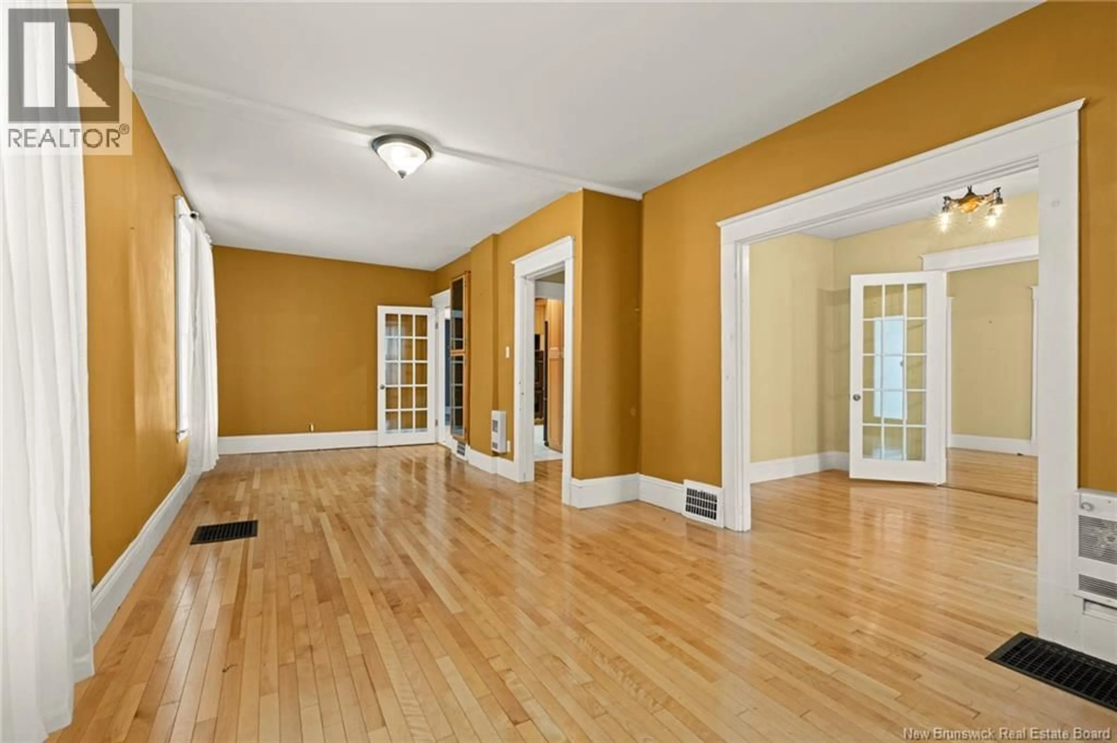 Indoor foyer for 200 ARCHIBALD STREET, Moncton New Brunswick E1C1K1