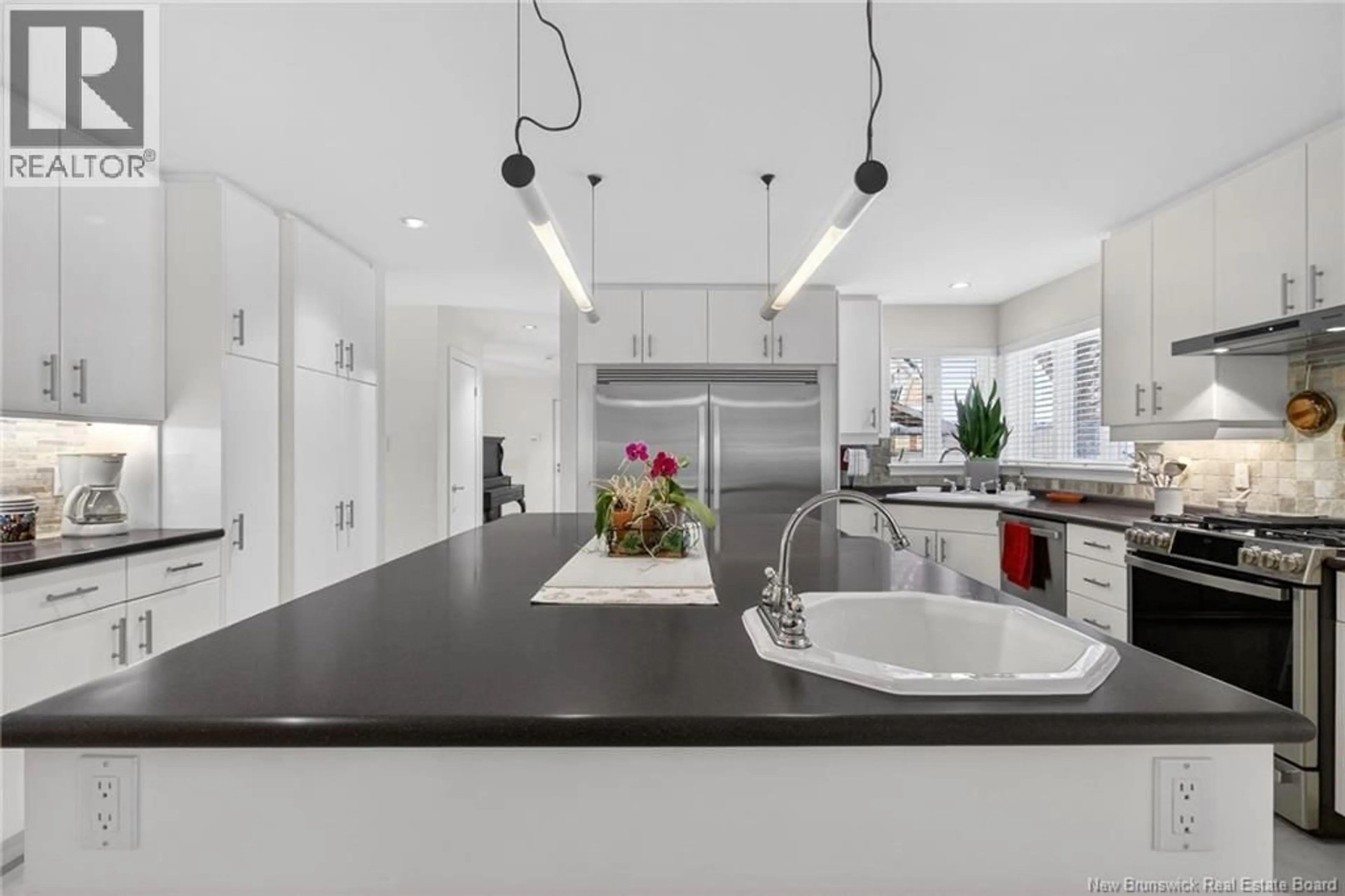 Contemporary kitchen, unknown for 353 LAVOIE STREET, Dieppe New Brunswick E1A6R8