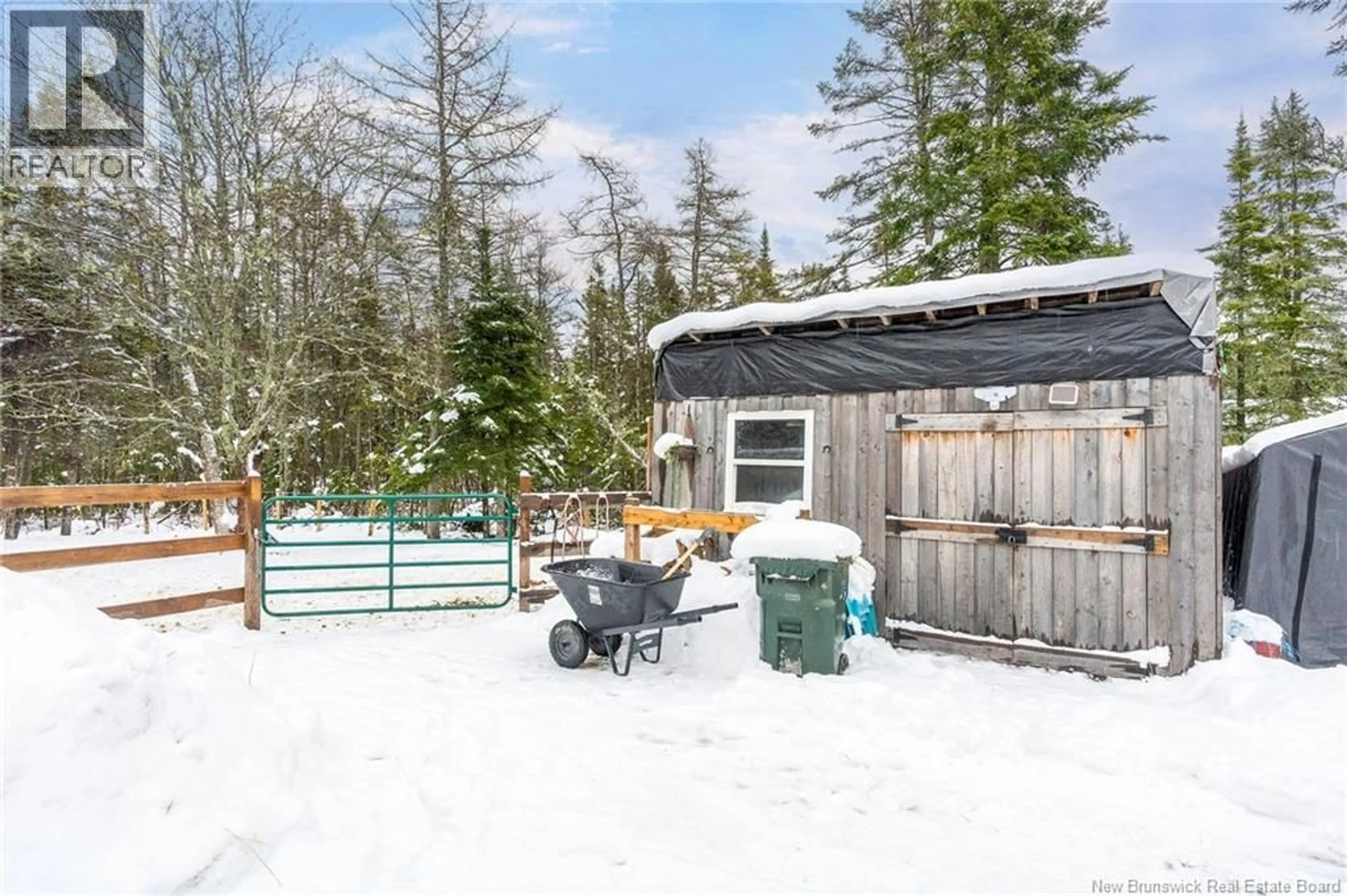 Shed for 15 MILLS AVENUE, Garnett Settlement New Brunswick E2S1X1