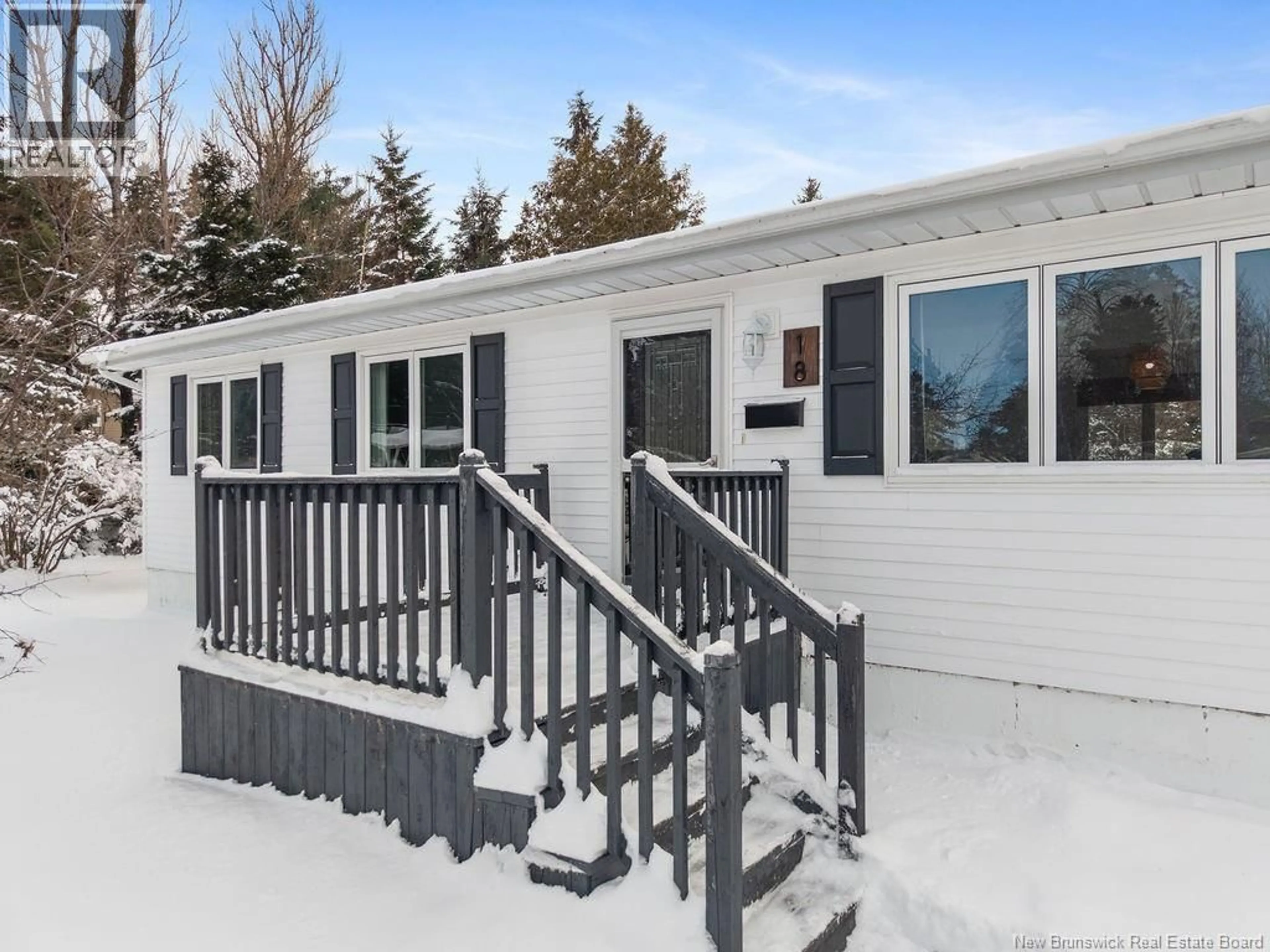 Home with vinyl exterior material, unknown for 18 GOLDEN HAWK DRIVE, Miramichi New Brunswick E1N3J3