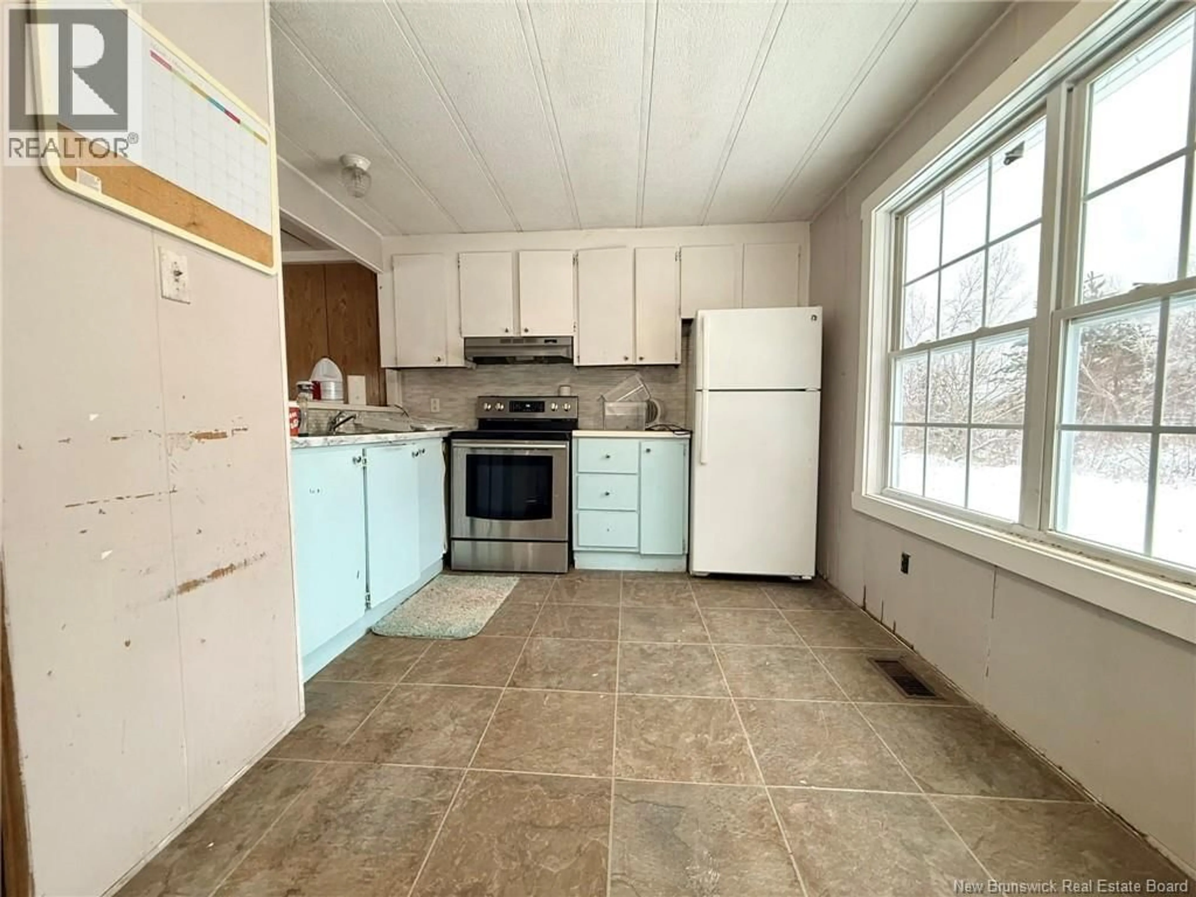 Standard kitchen, unknown for 11039 PRINCIPALE ROUTE, Rogersville New Brunswick E4Y2L7