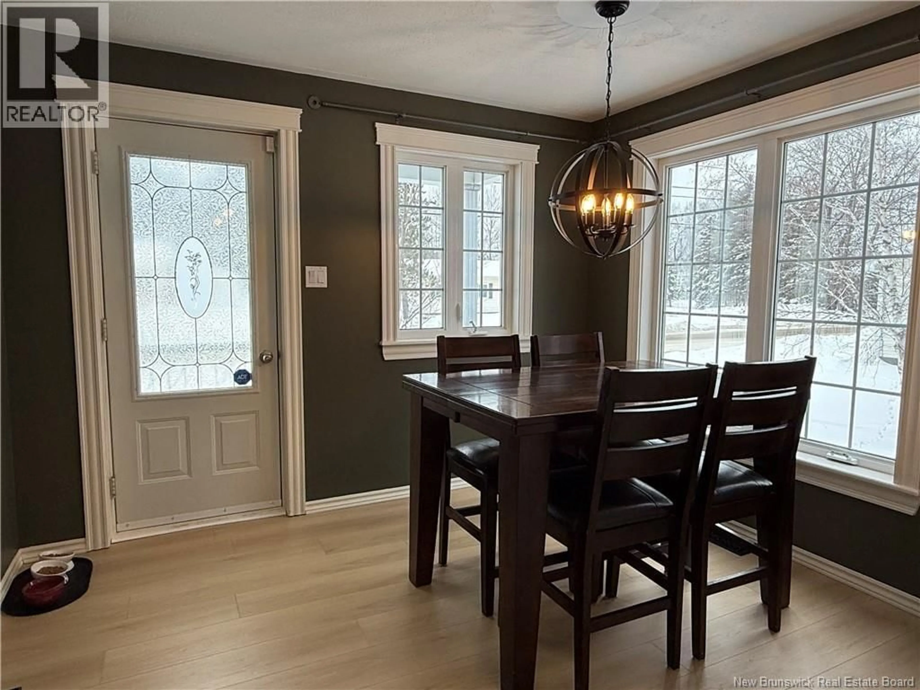 Dining room, wood/laminate floor for 556 RUE DE L'EGLISE, Saint-André New Brunswick E3Y2Y7