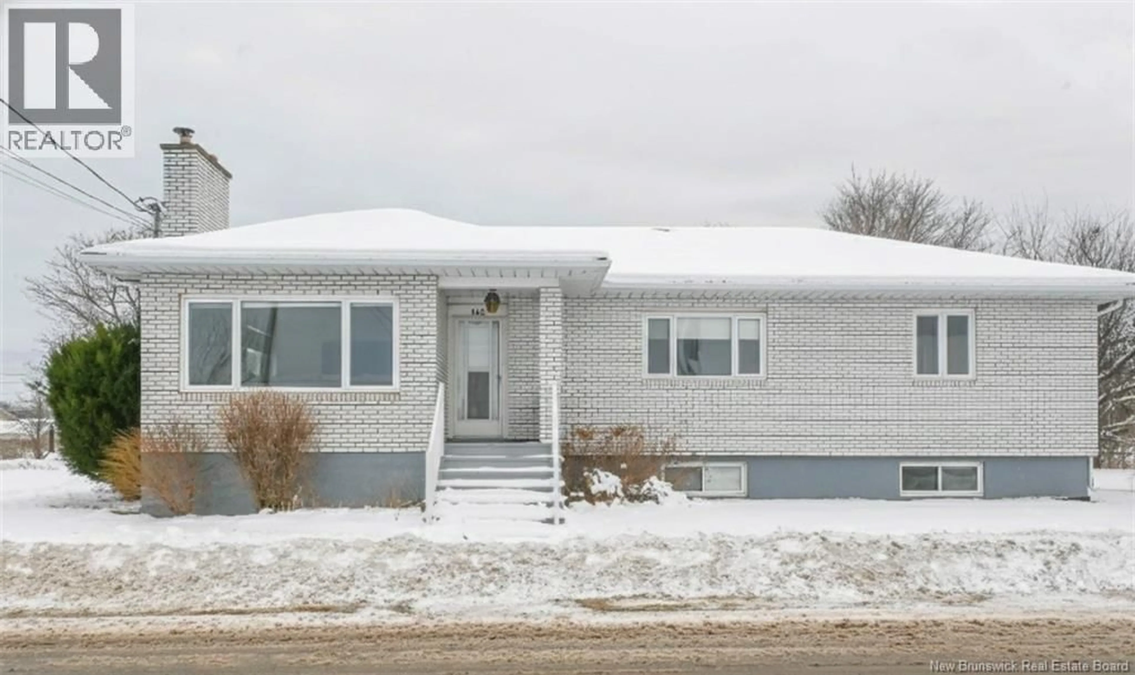 Home with vinyl exterior material, street for 142 4E STREET, Shippagan New Brunswick E8S2J8