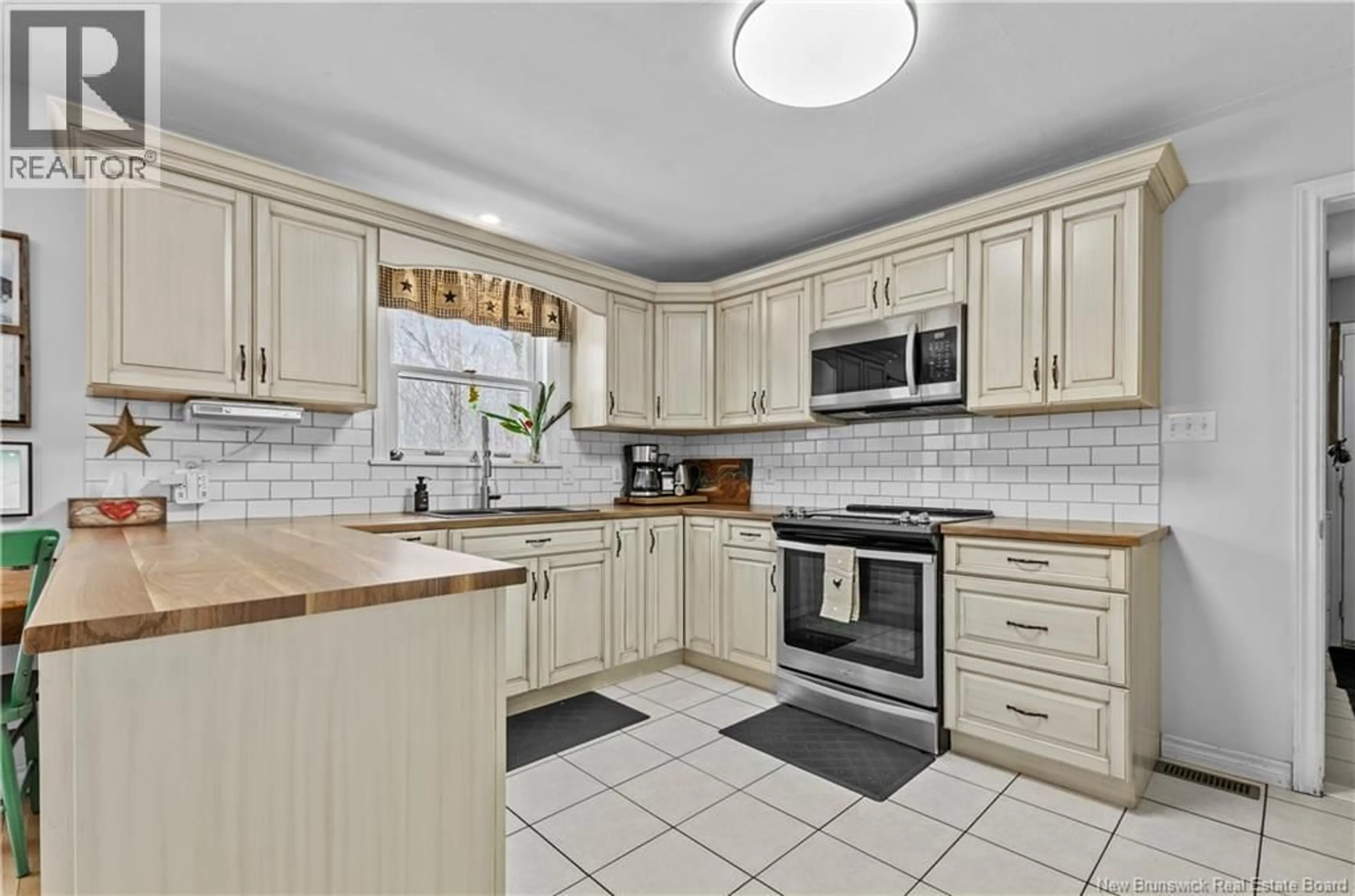 Standard kitchen, ceramic/tile floor for 78 ISLAND VIEW DRIVE, Douglas New Brunswick E3G7R5