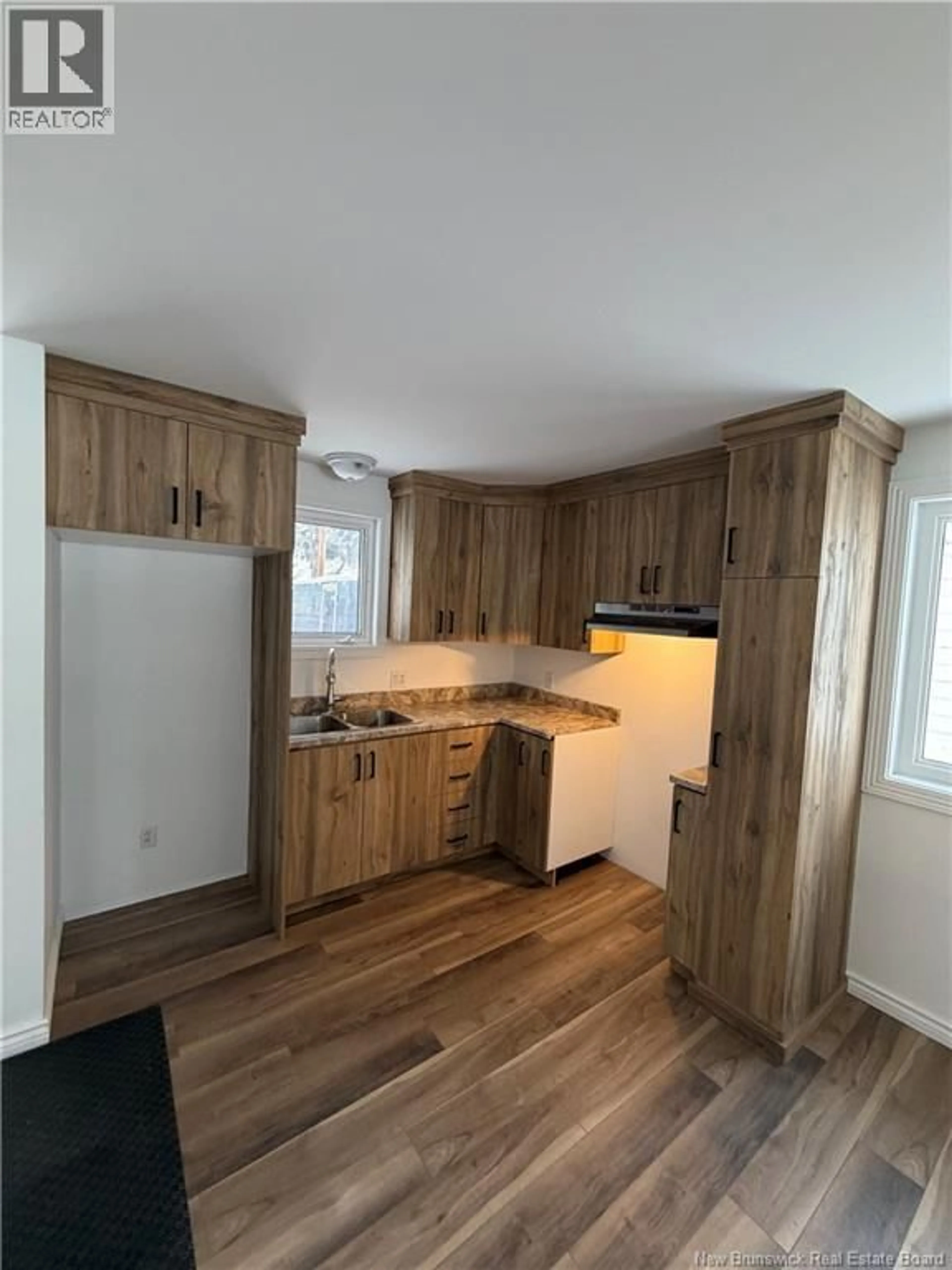 Standard kitchen, wood/laminate floor for 65 SISTER GREEN, Campbellton New Brunswick E3N3Y5
