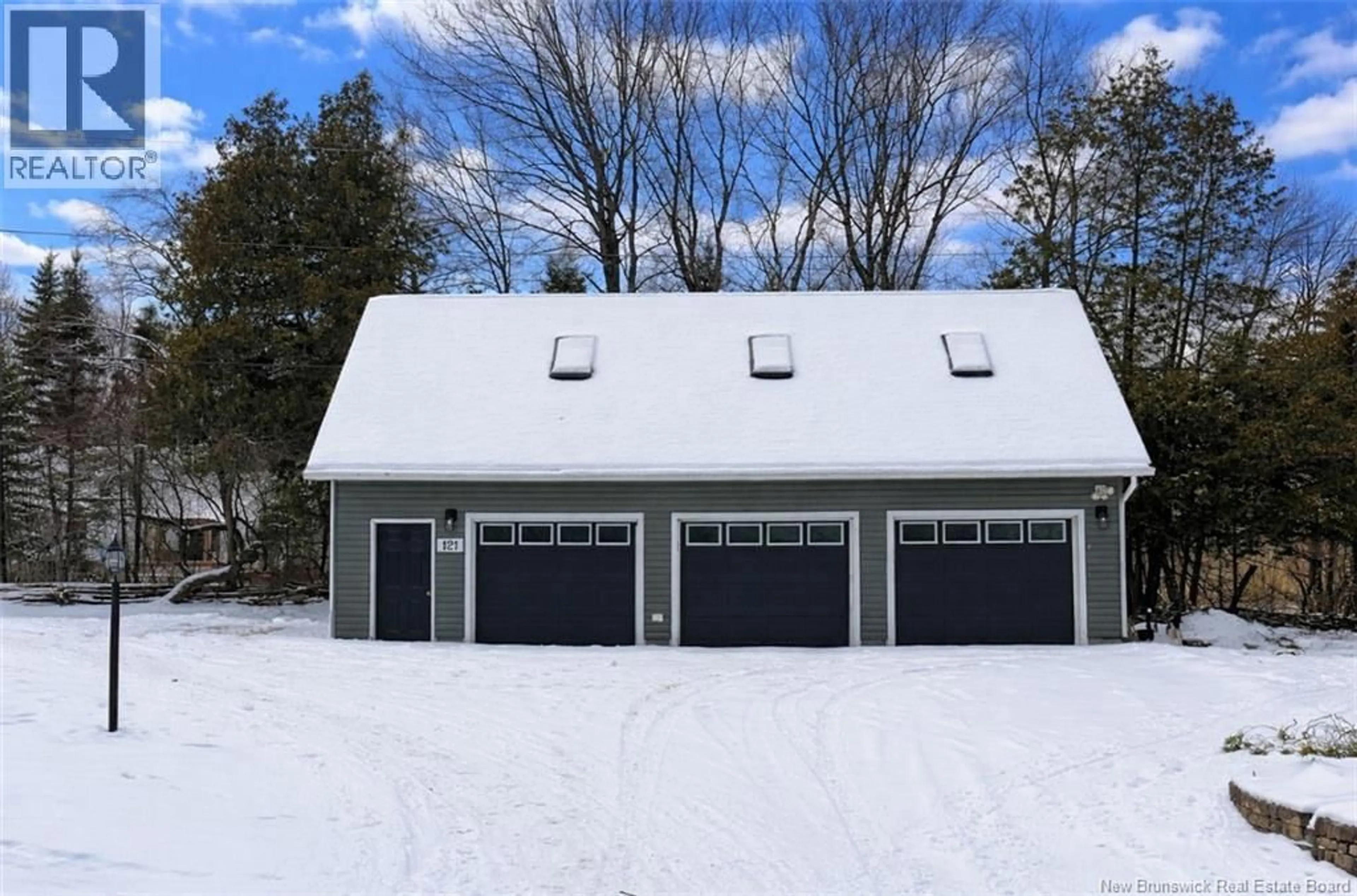 Indoor garage for 121 GRAHAM DRIVE, Island View New Brunswick E3E1A2